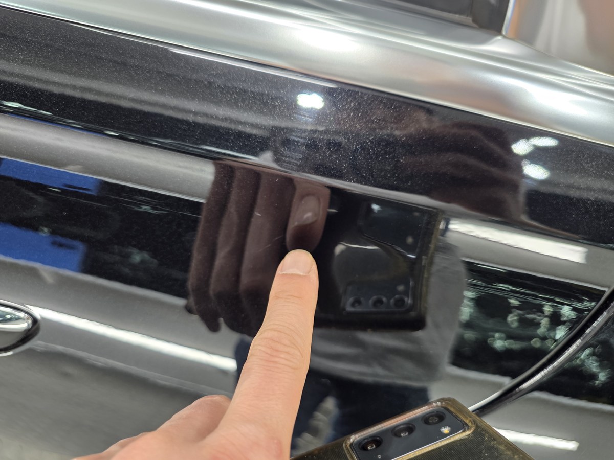 벤츠 S500 검정 도어 패널 - 광택·코팅 후