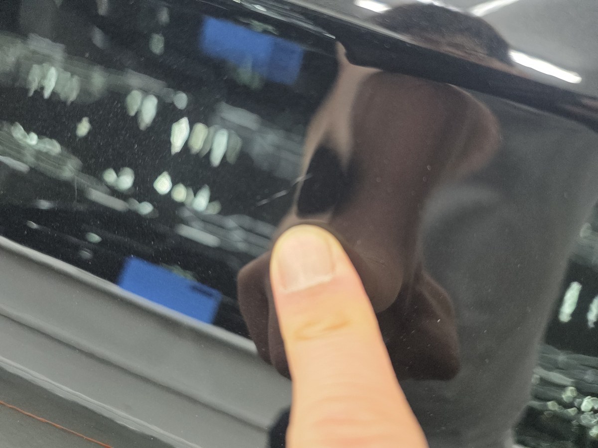 벤츠 S500 검정 도어 패널 스월 - 광택 전