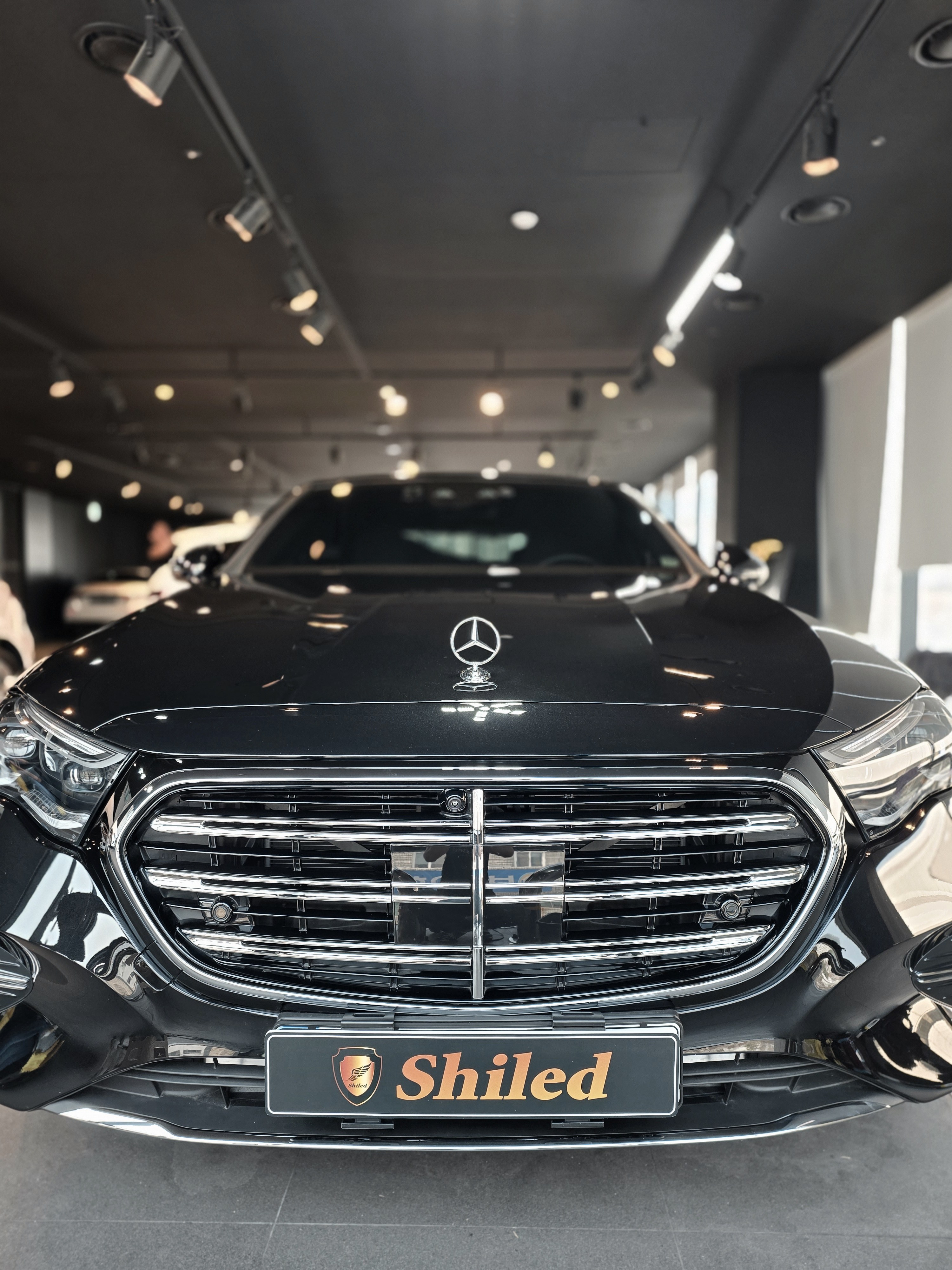 벤츠 E300 검정 광택 후 정면 - 부산 쉴드광택