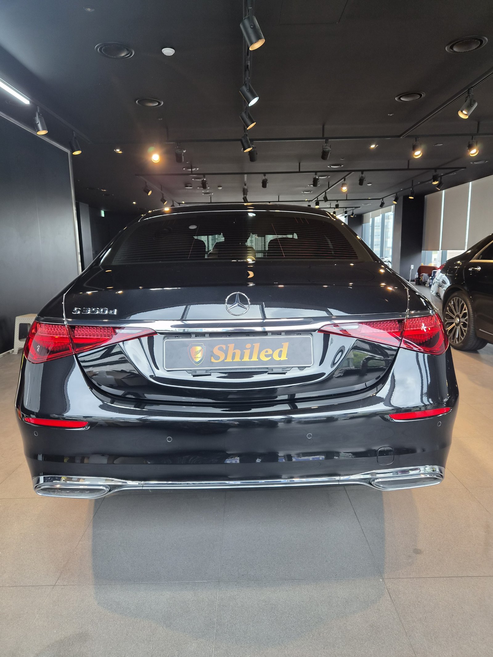 벤츠 S350 검정 신차 후면 - 부산 쉴드광택 신차코팅