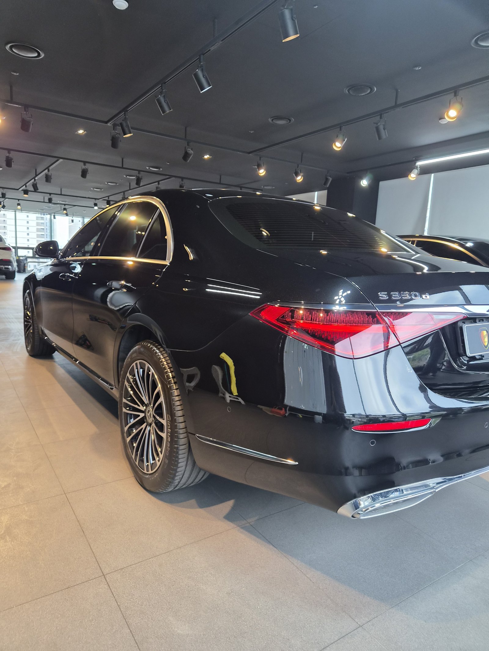 벤츠 S350 검정 신차 후측면 - 부산 유리막코팅