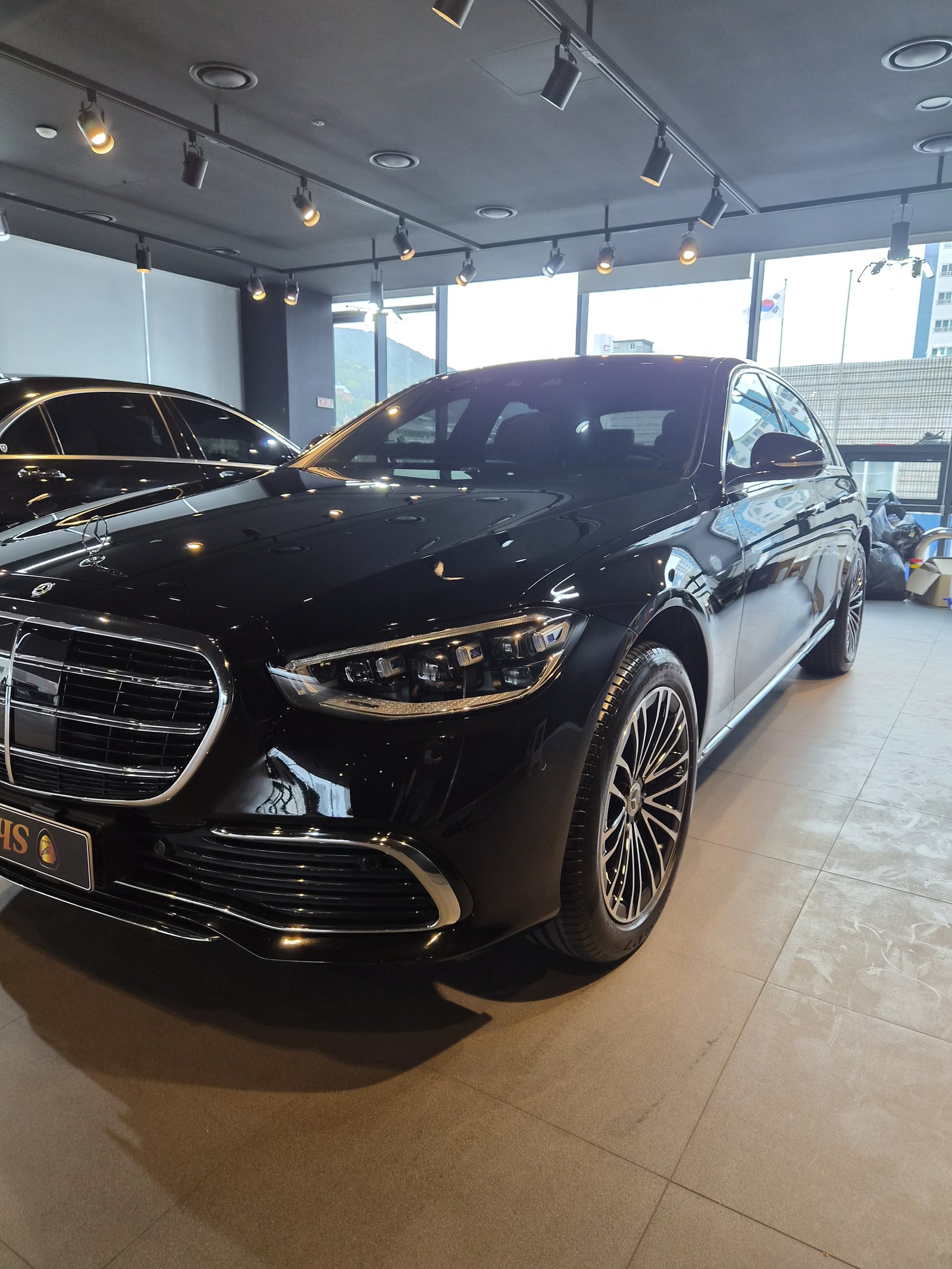 벤츠 S350 검정 신차 전측면 풀샷 - 부산 쉴드광택 신차코팅