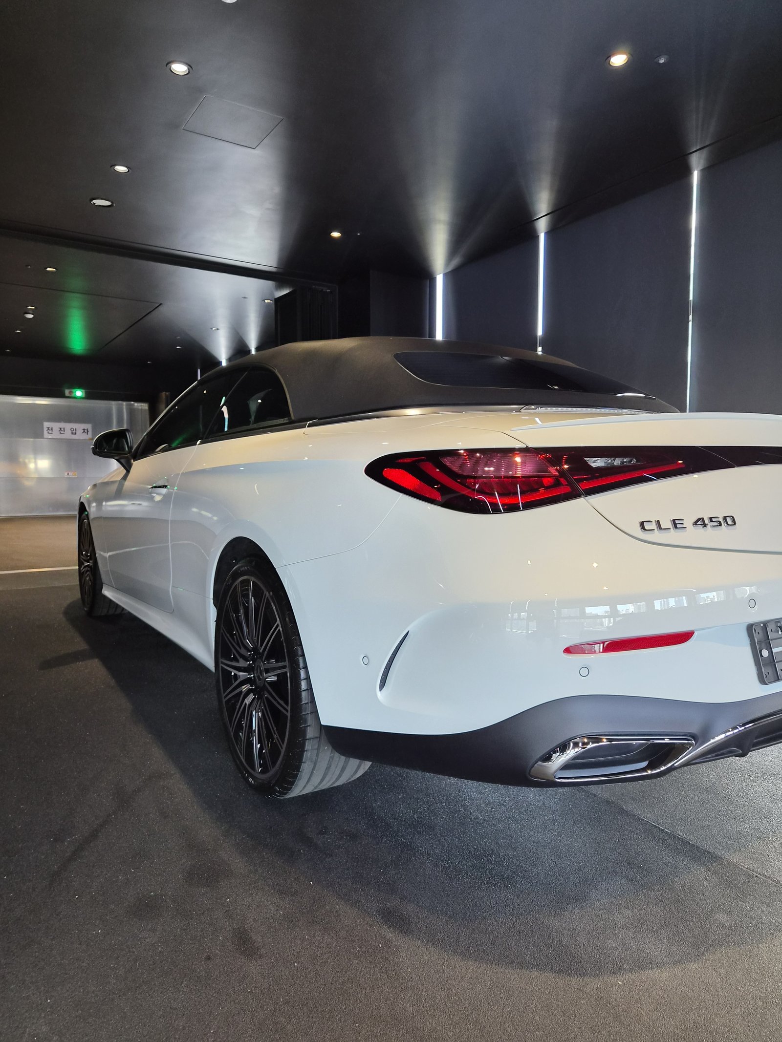 벤츠 CLE450 카브리올레 후측면 - 부산 유리막코팅
