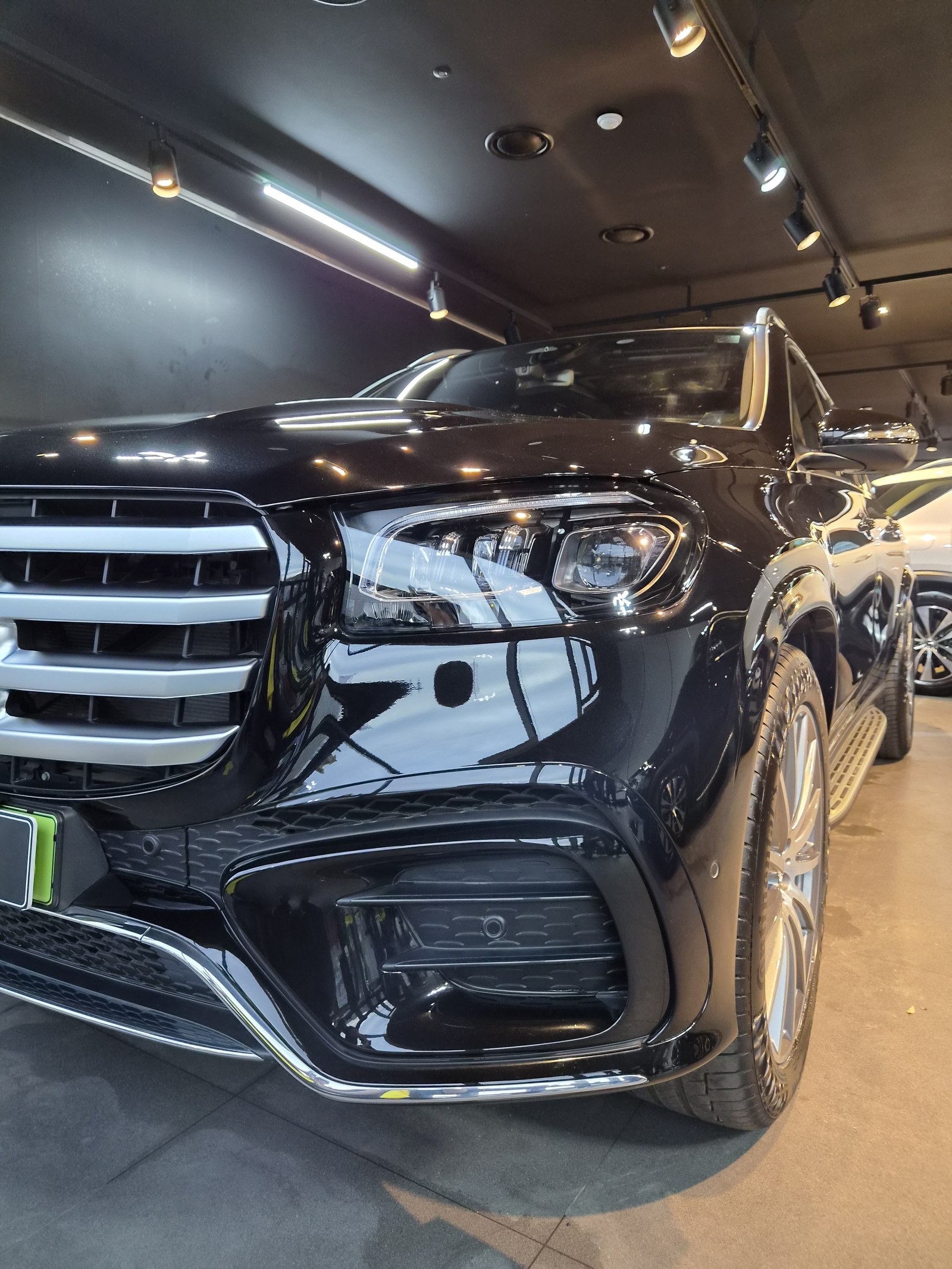 벤츠 GLS450 검정 광택 후 전면 - 부산 쉴드광택