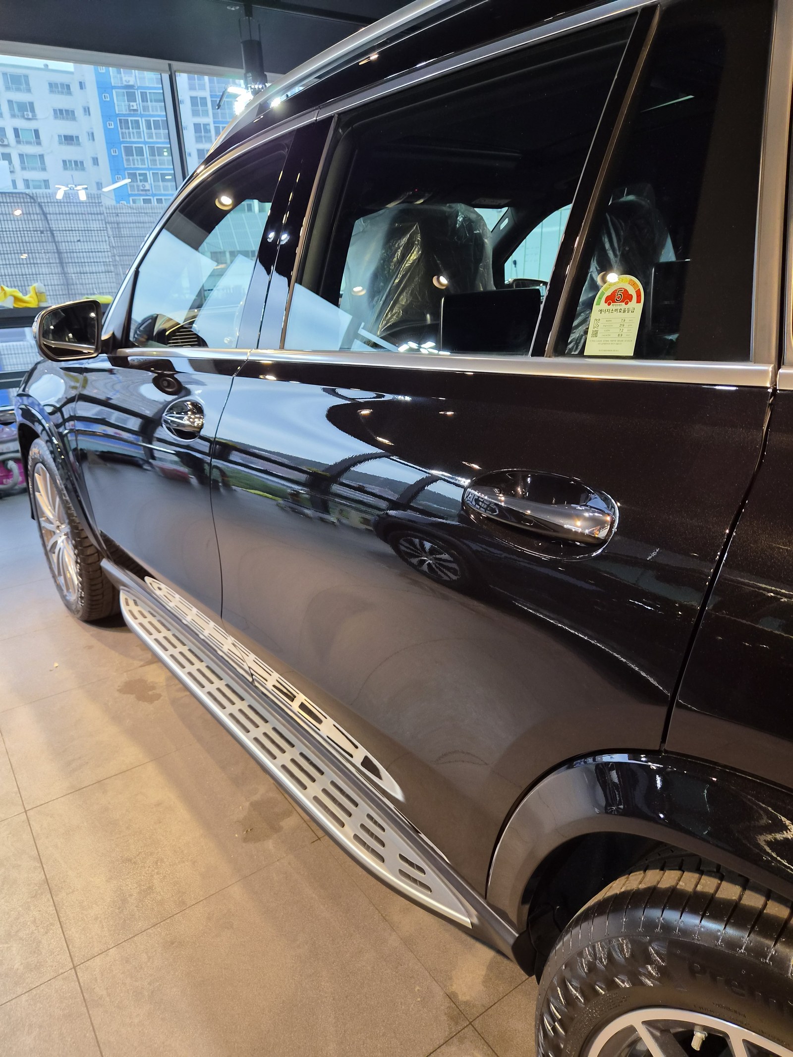 벤츠 GLS450 검정 측면 펜더 광택 후 - 부산 쉴드광택