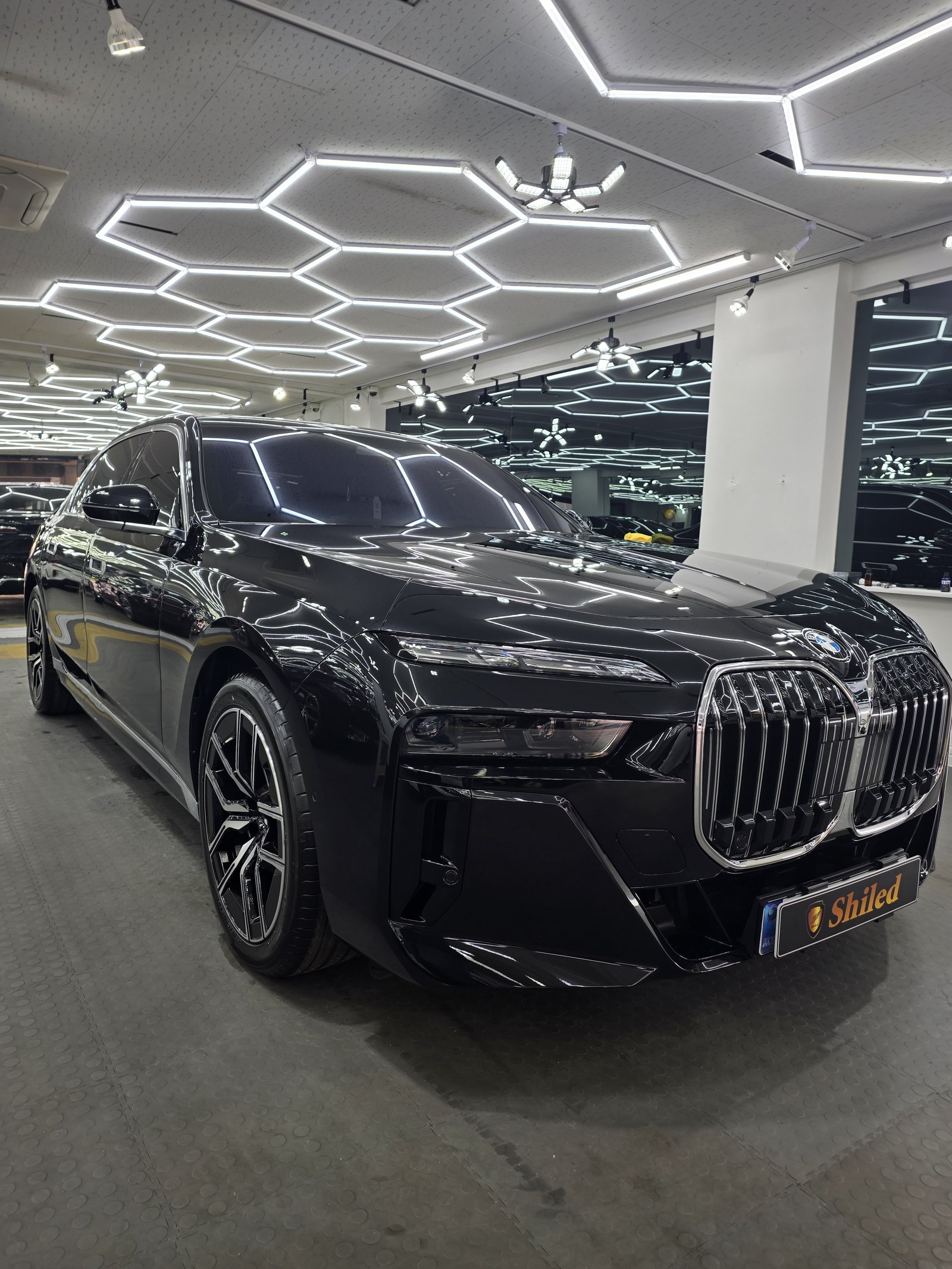 BMW 740d 검정 측면 광택 - G-PRO 코팅
