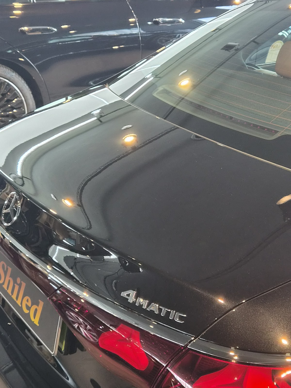 벤츠 E300 검정 트렁크 4MATIC 광택 마감 - 부산 쉴드광택
