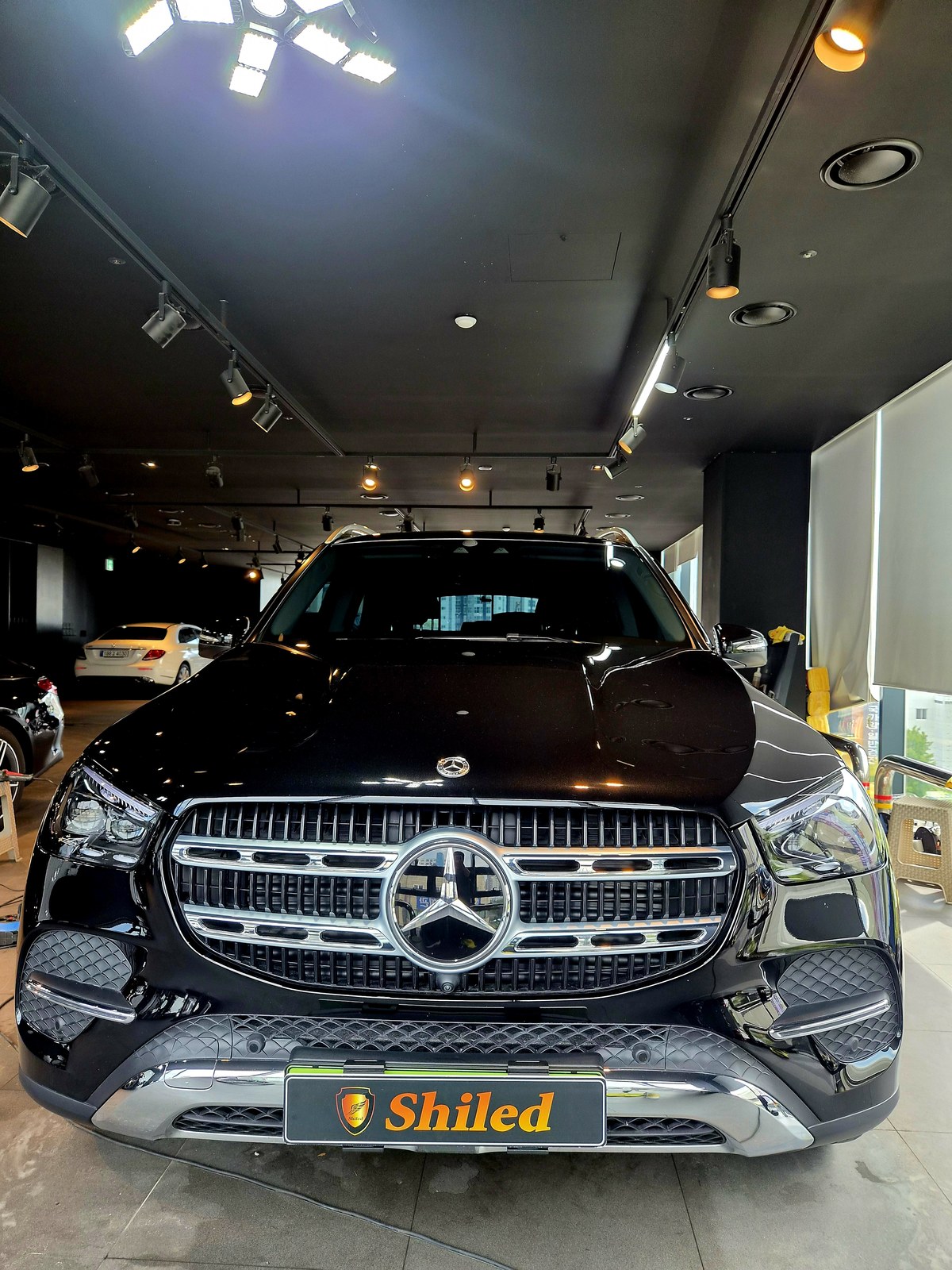 벤츠 GLE300d 검정 광택 후 - 부산 쉴드광택
