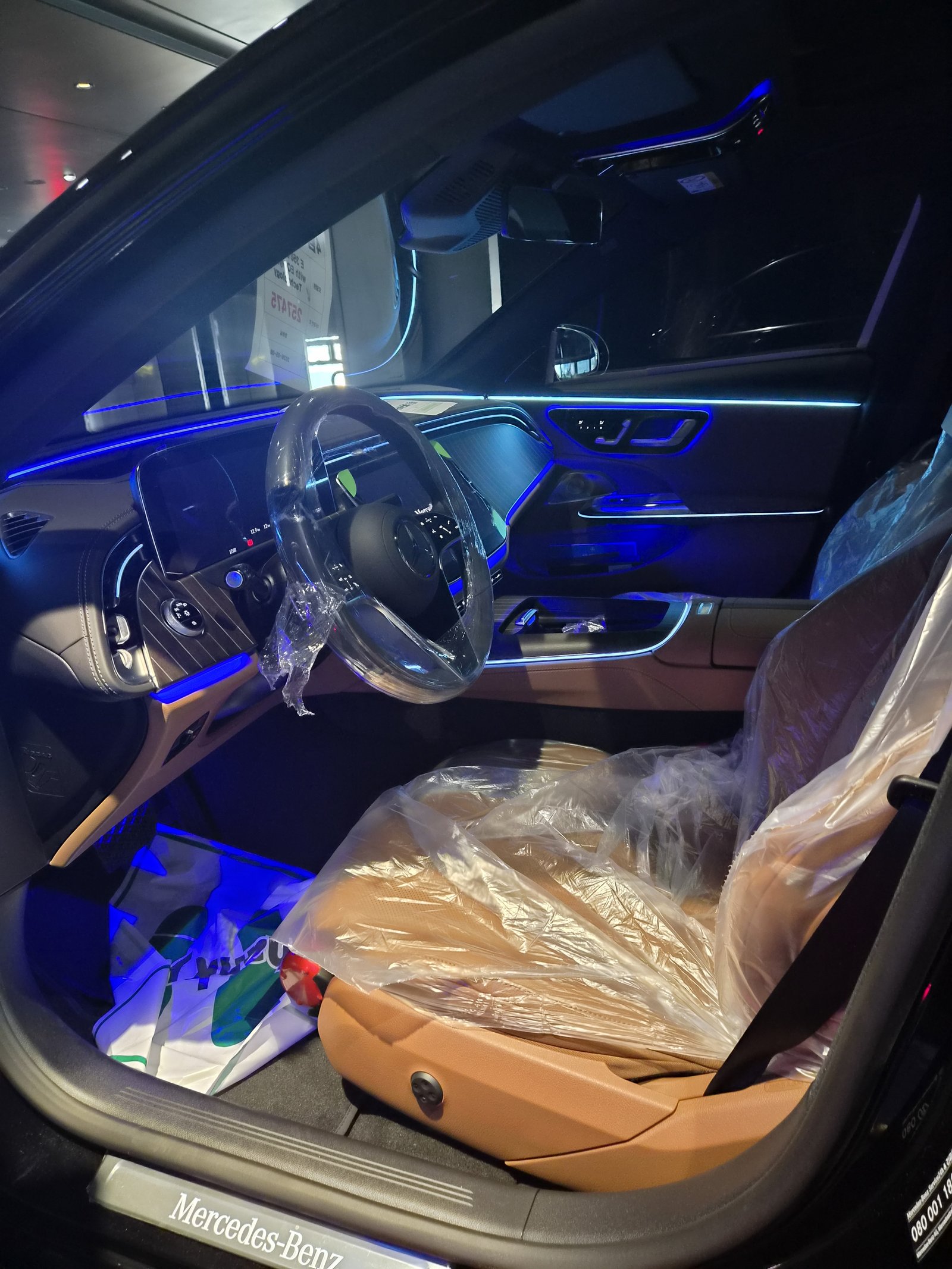 벤츠 E350e 검정 신차 실내 - 부산 쉴드광택