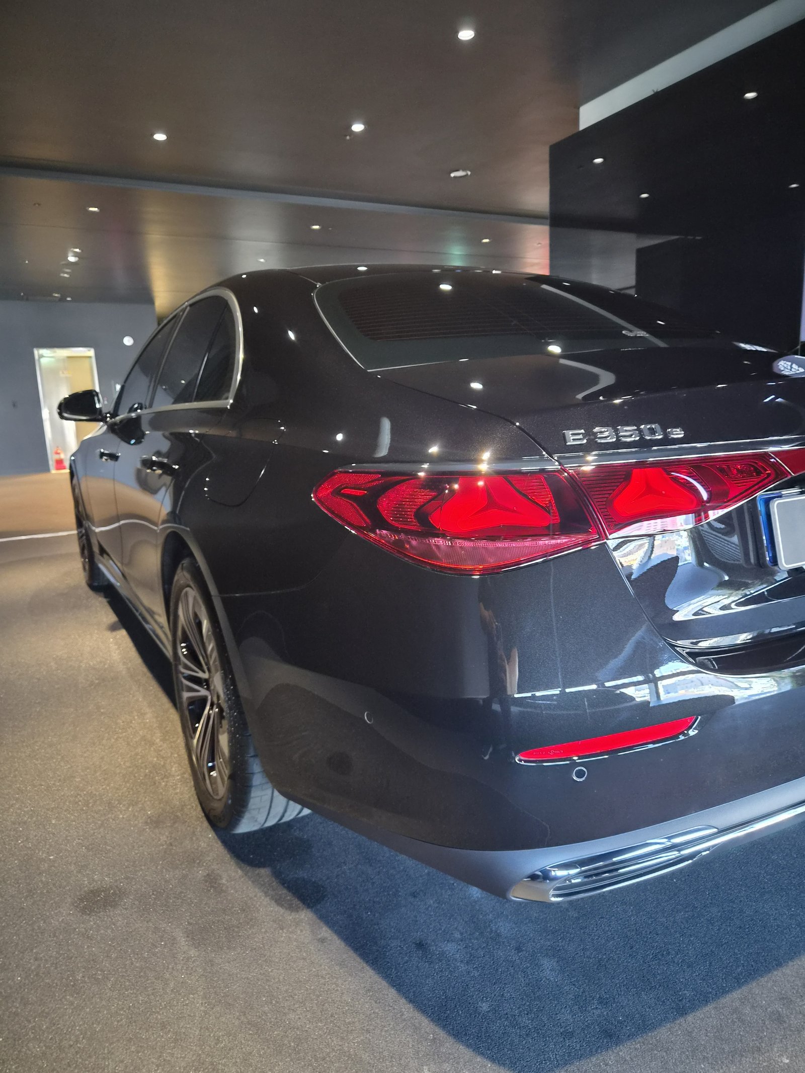 벤츠 E350e 검정 전측면 - 부산 쉴드광택 신차코팅