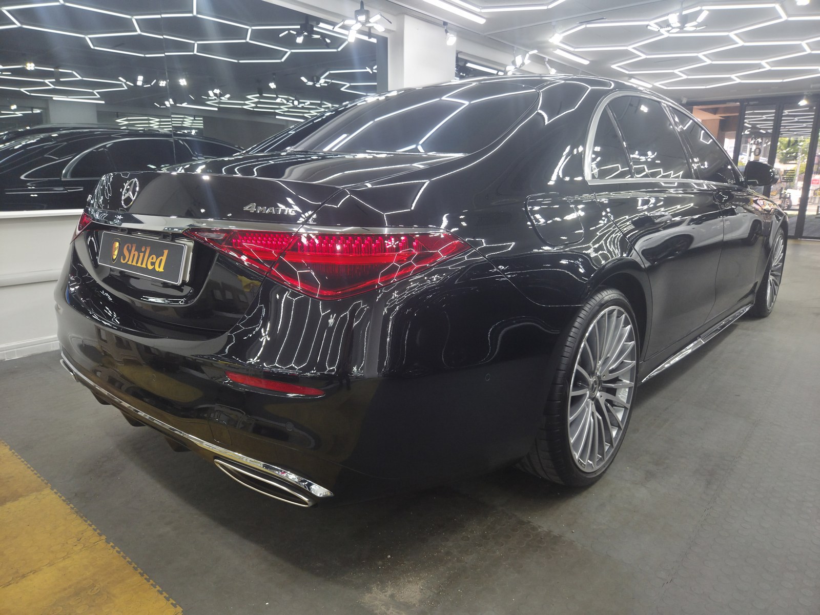 벤츠 S500 검정 후면 트리플코팅 반사 - 부산 유리막코팅