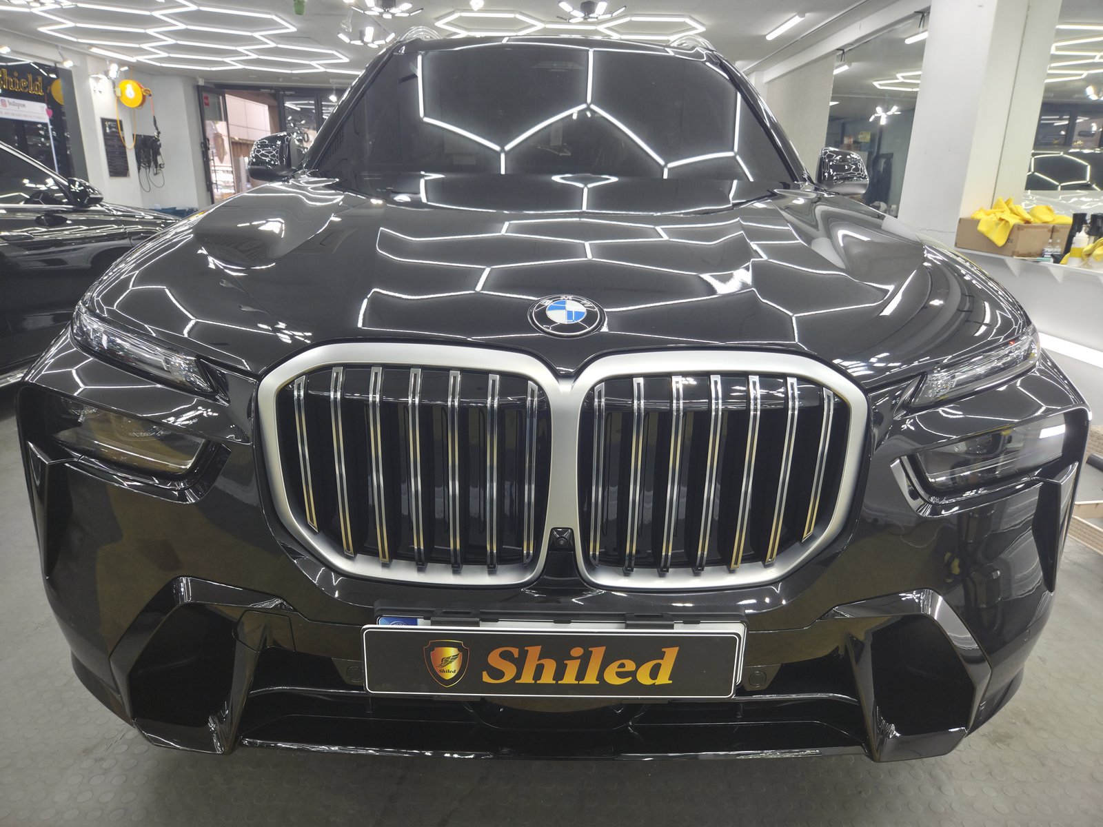 BMW X7 검정 전측면 글로시 - 부산 유리막코팅