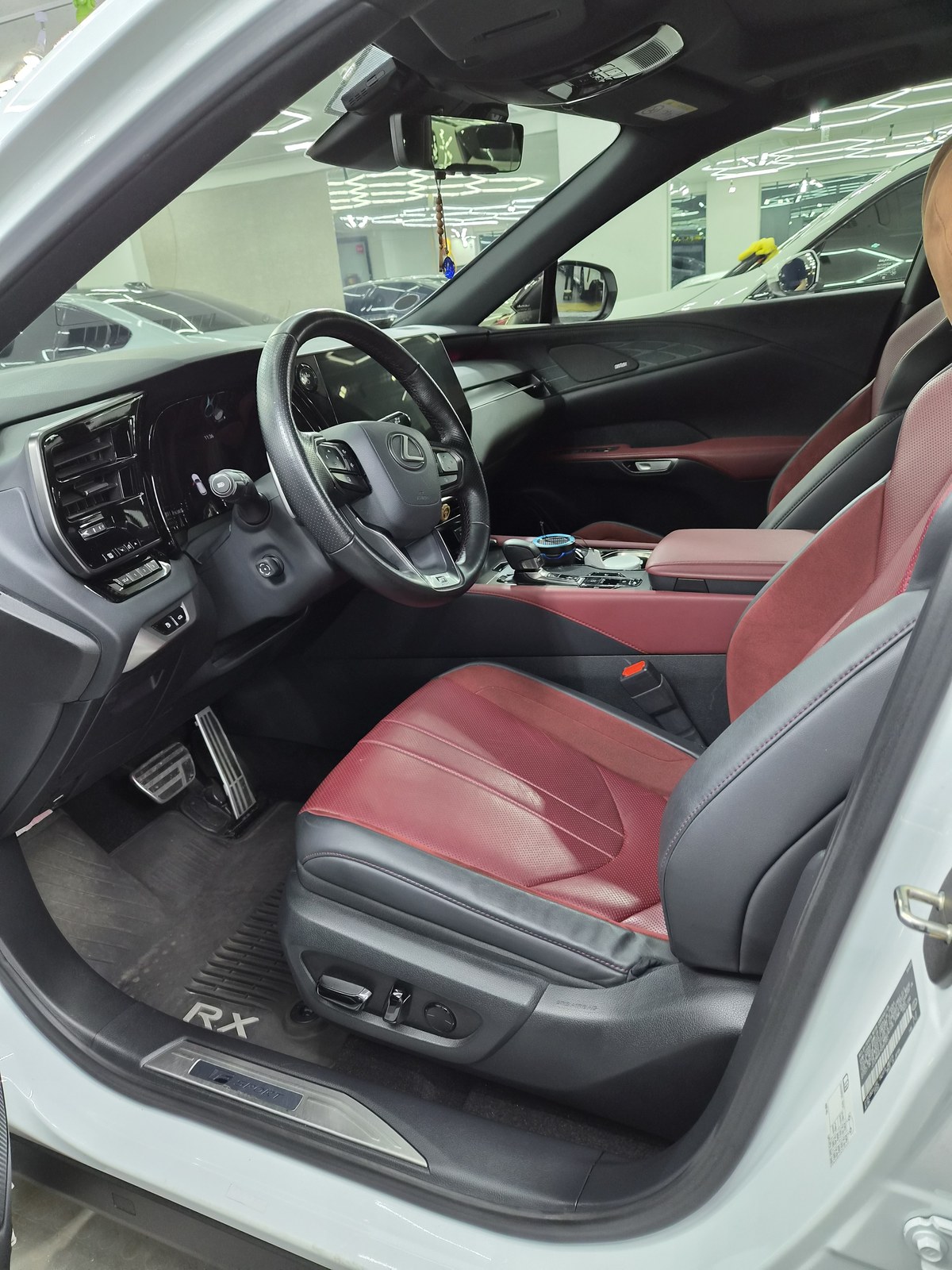 렉서스 RX500h F-SPORT 실내 - 부산 쉴드광택