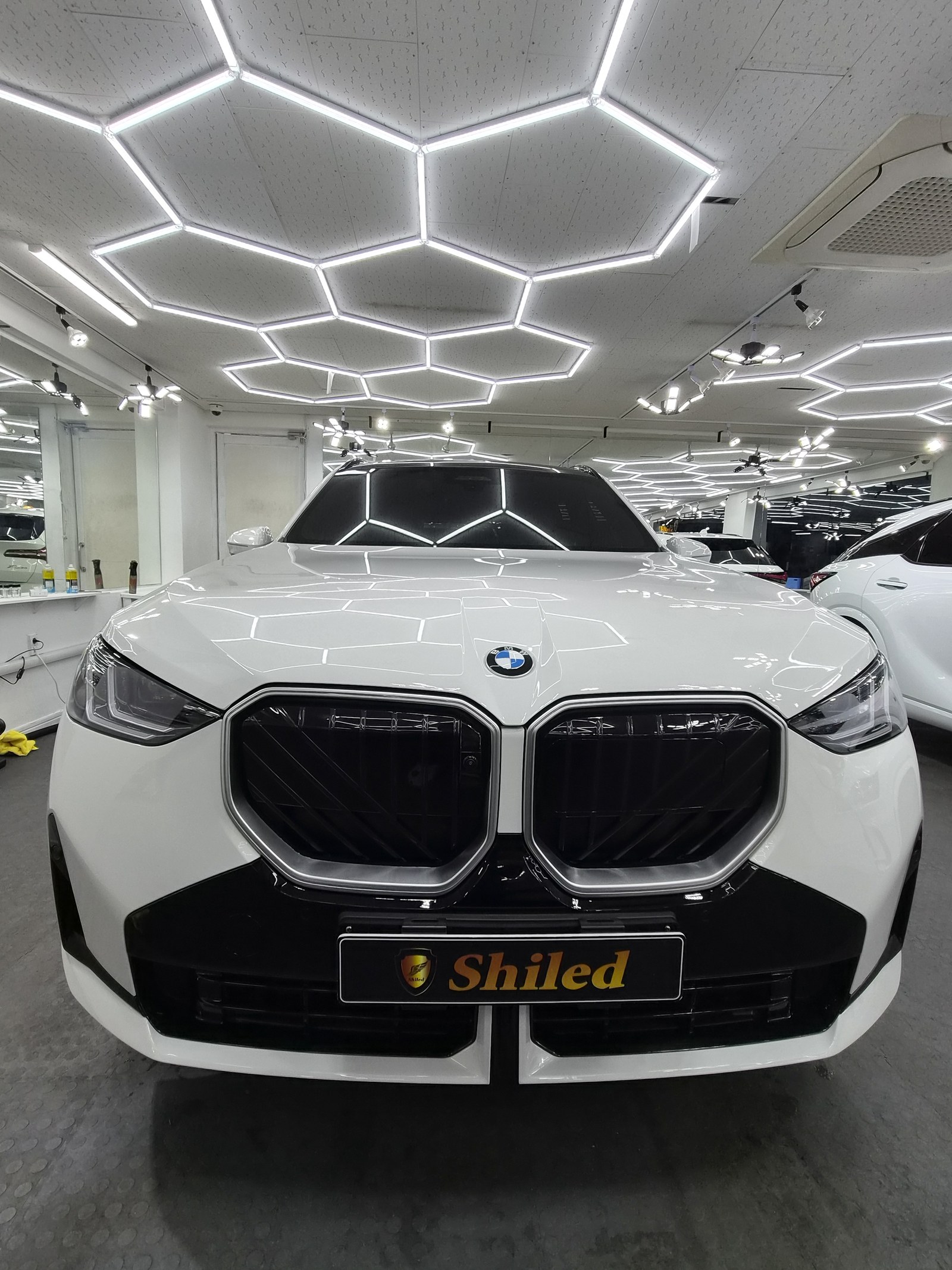 BMW X3 백색 신차 F5 유리막코팅 - 부산 쉴드광택 전면