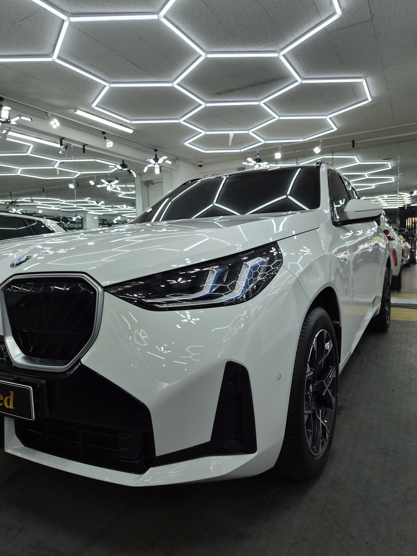BMW X3 백색 신차 전면 재확인 - 부산 쉴드광택 신차코팅
