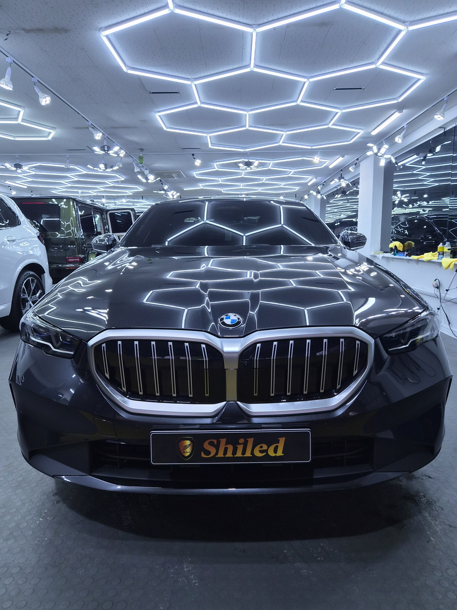 BMW 523d 그레이 신차 G-PRO 유리막코팅 - 부산 쉴드광택 전면