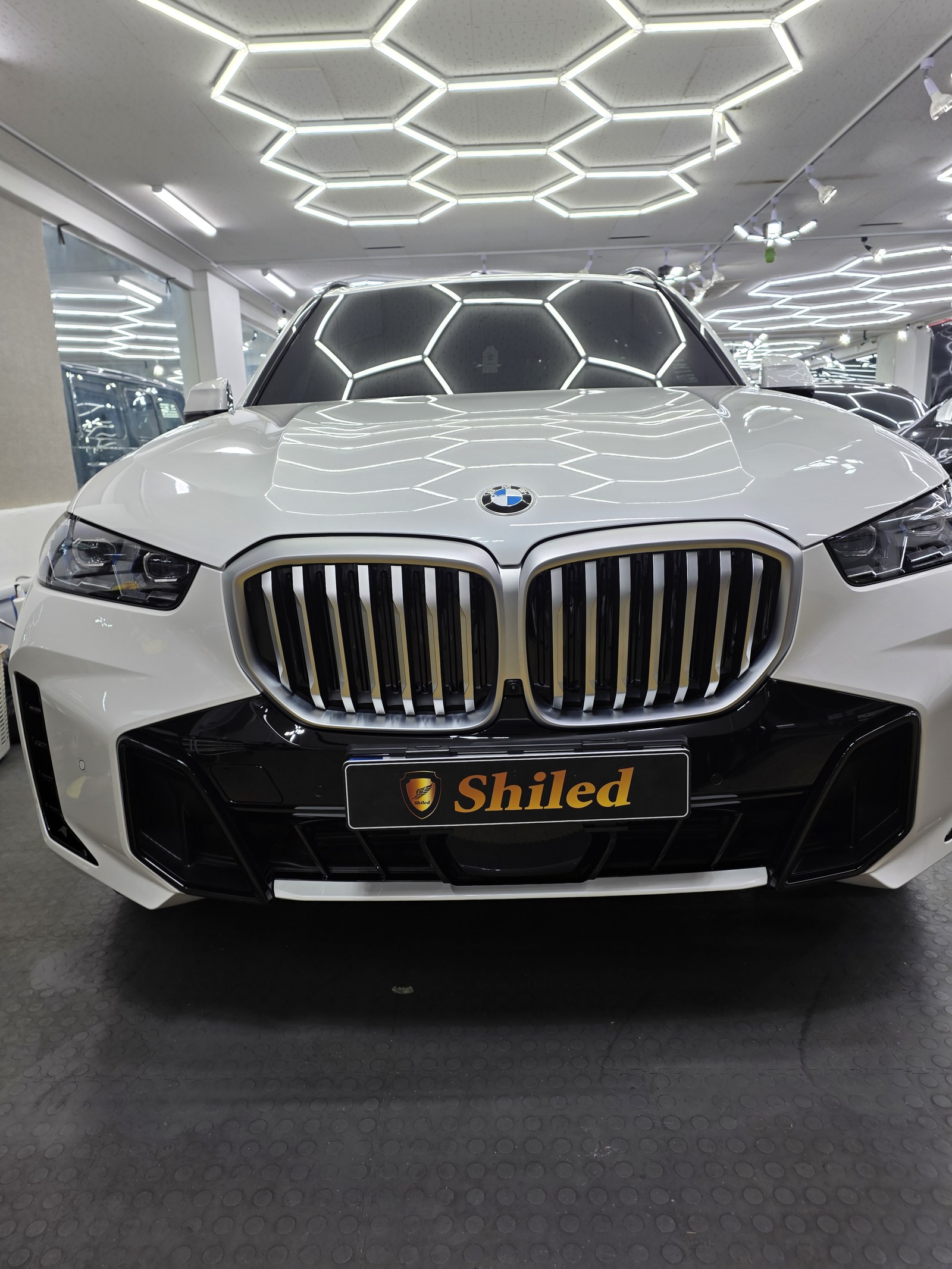 BMW X5 백색 신차 F5 유리막코팅 - 부산 쉴드광택 전면