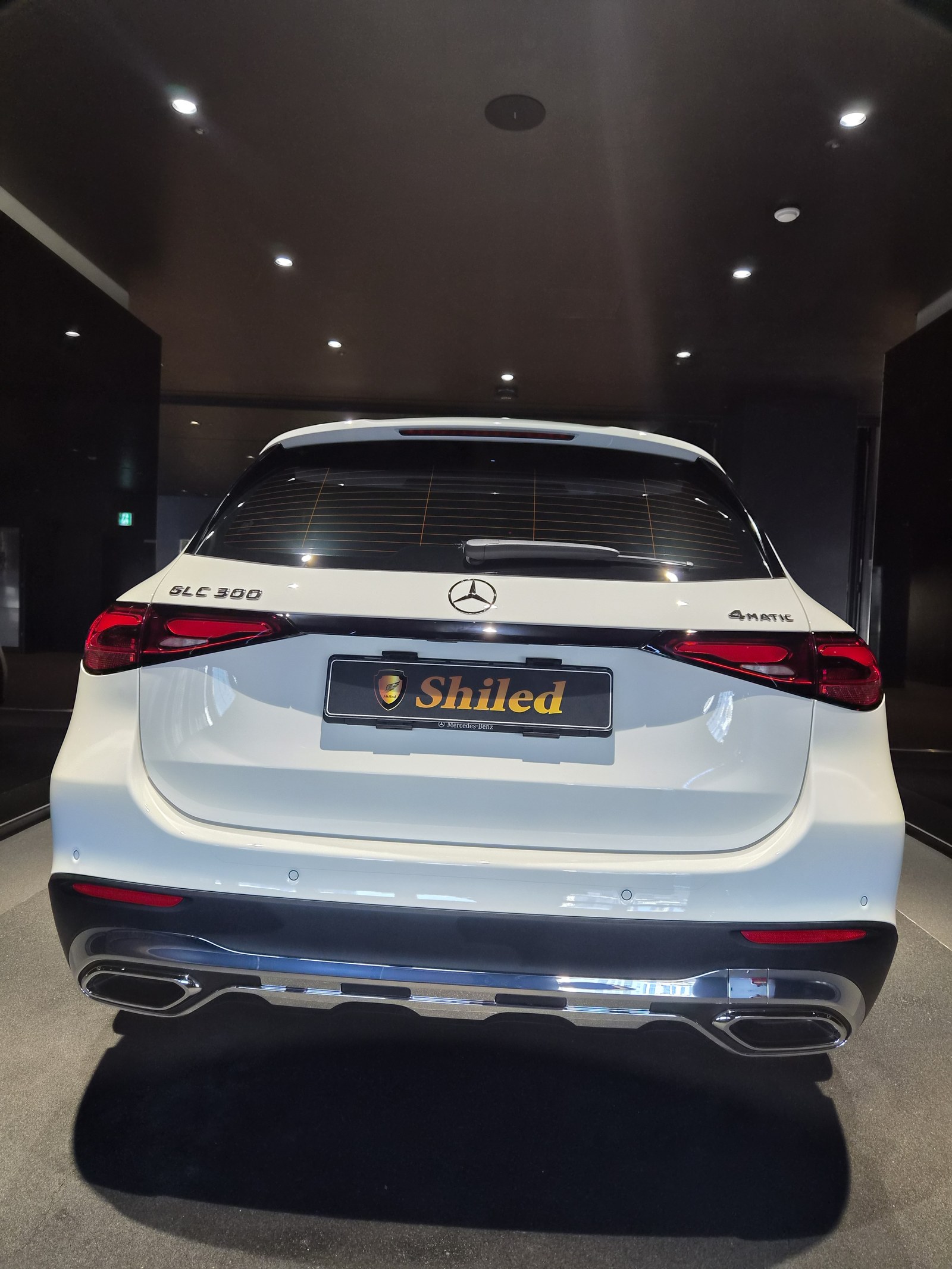 벤츠 GLC300 백색 후면 - 부산 유리막코팅