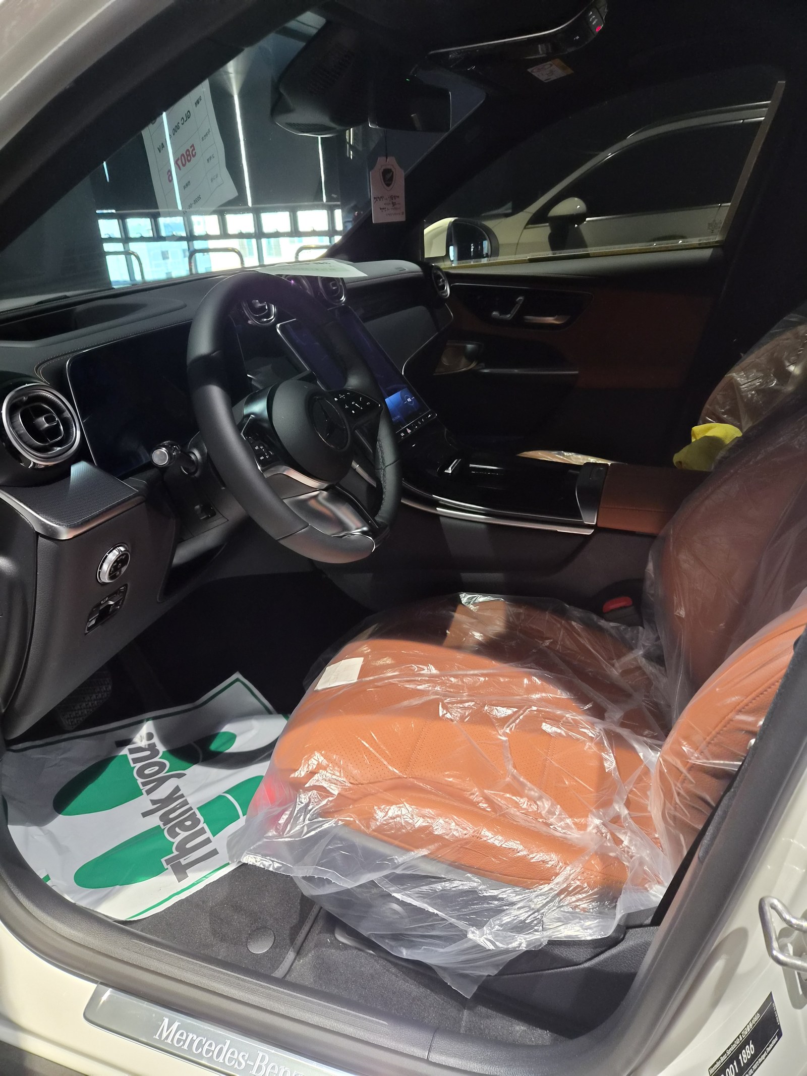 벤츠 GLC300 신차 실내 - 출고 전 컨디션
