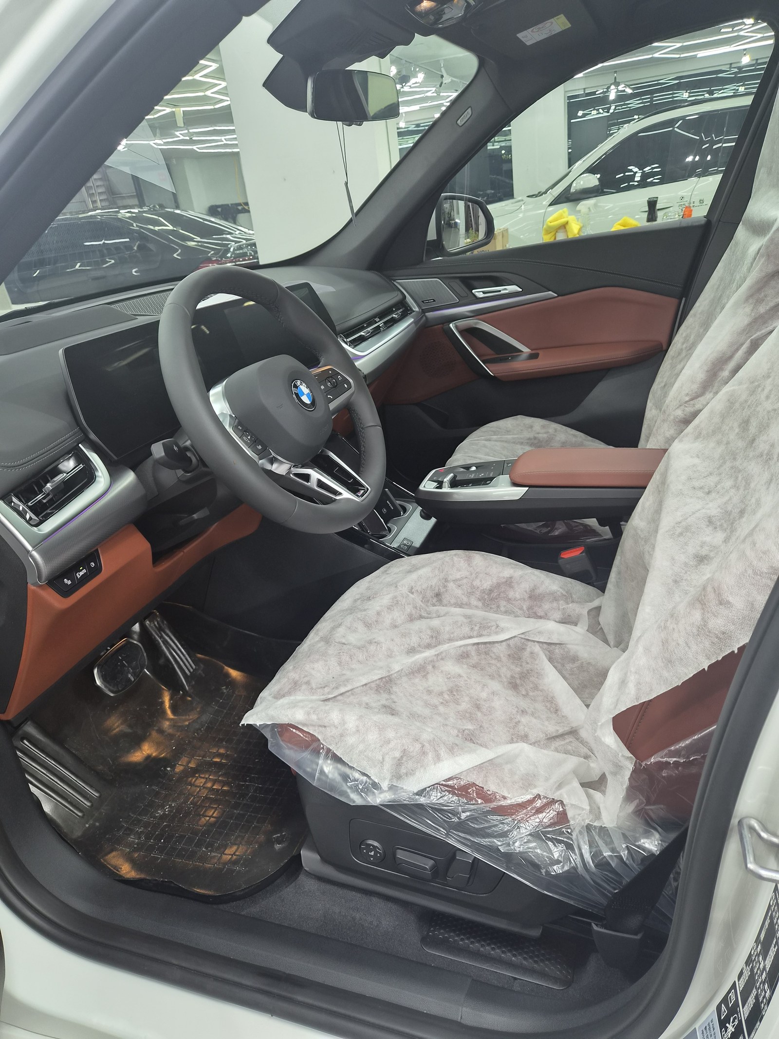 BMW X1 신차 실내 - 출고 전 컨디션