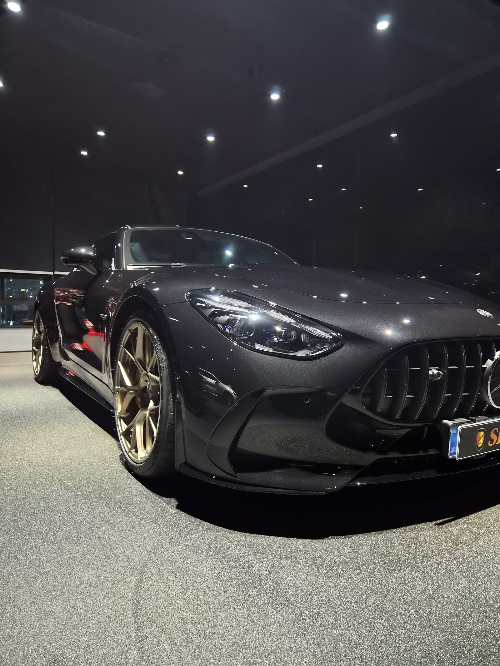 메르세데스-AMG GT63 검정 전측면 글로시 - 부산 유리막코팅