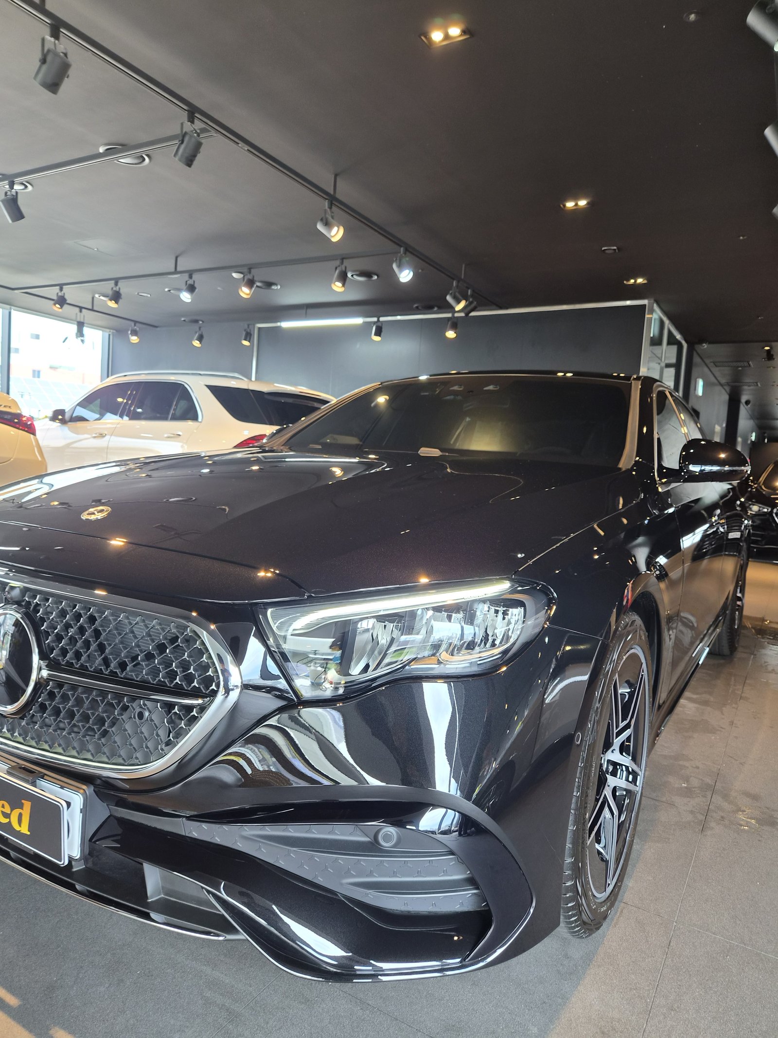 부산 유리막코팅 E200 검정 AMG 다이아몬드 그릴 - 신차코팅