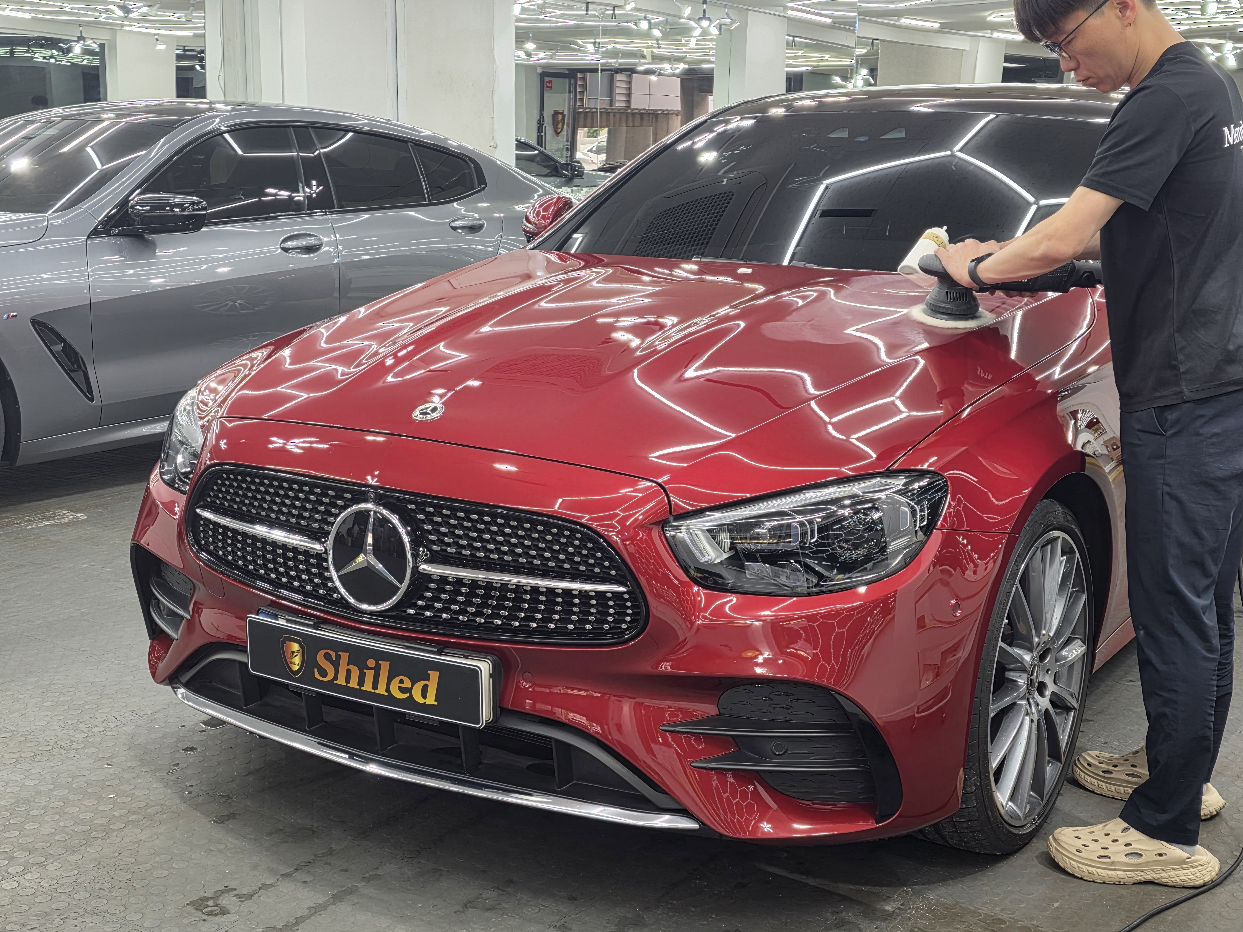 벤츠 E350 레드 광택 - 부산 쉴드광택 보닛 폴리싱