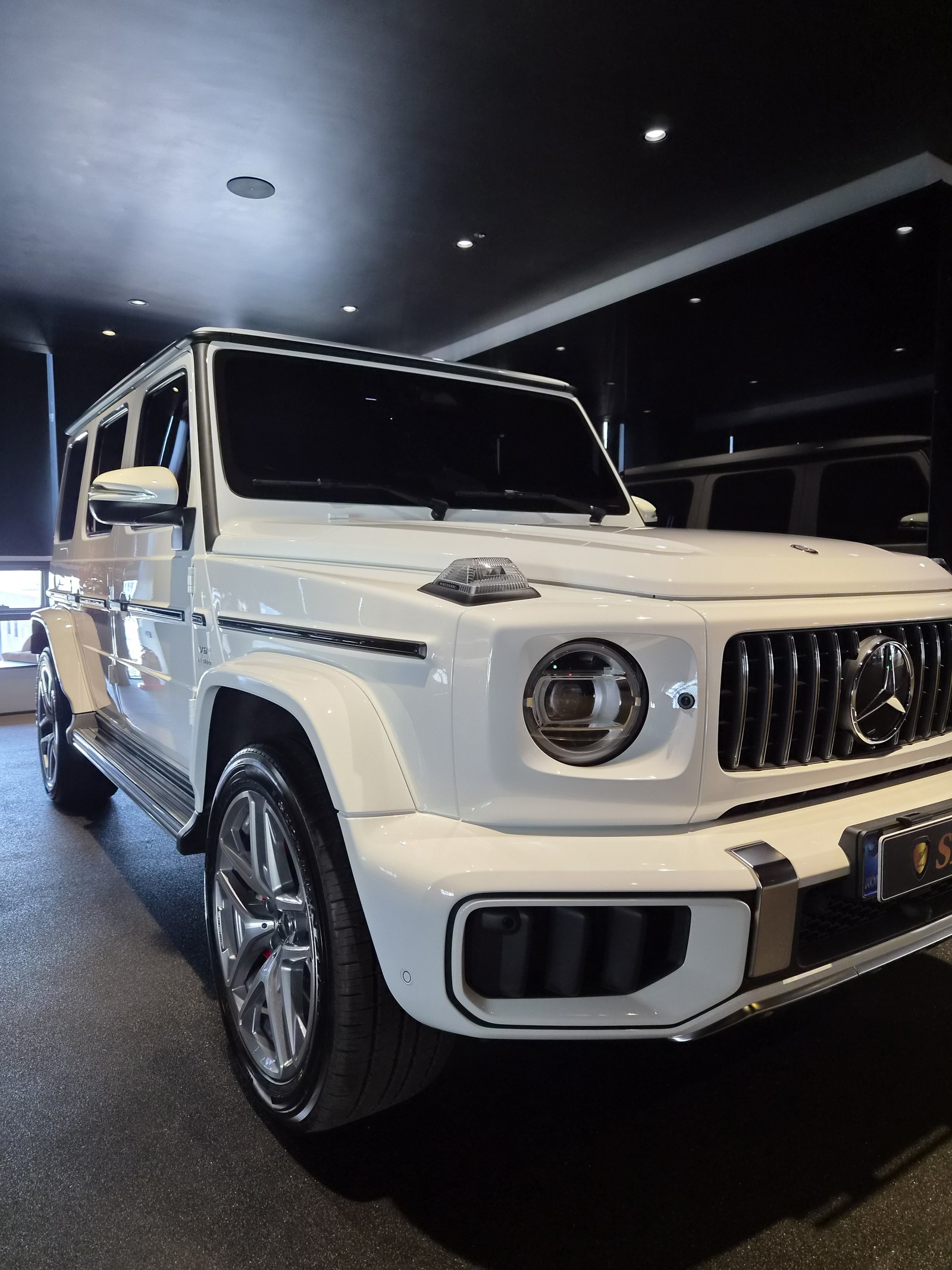부산 유리막코팅 AMG G63 백색 신차 G-PRO 코팅 - 쉴드광택 전면