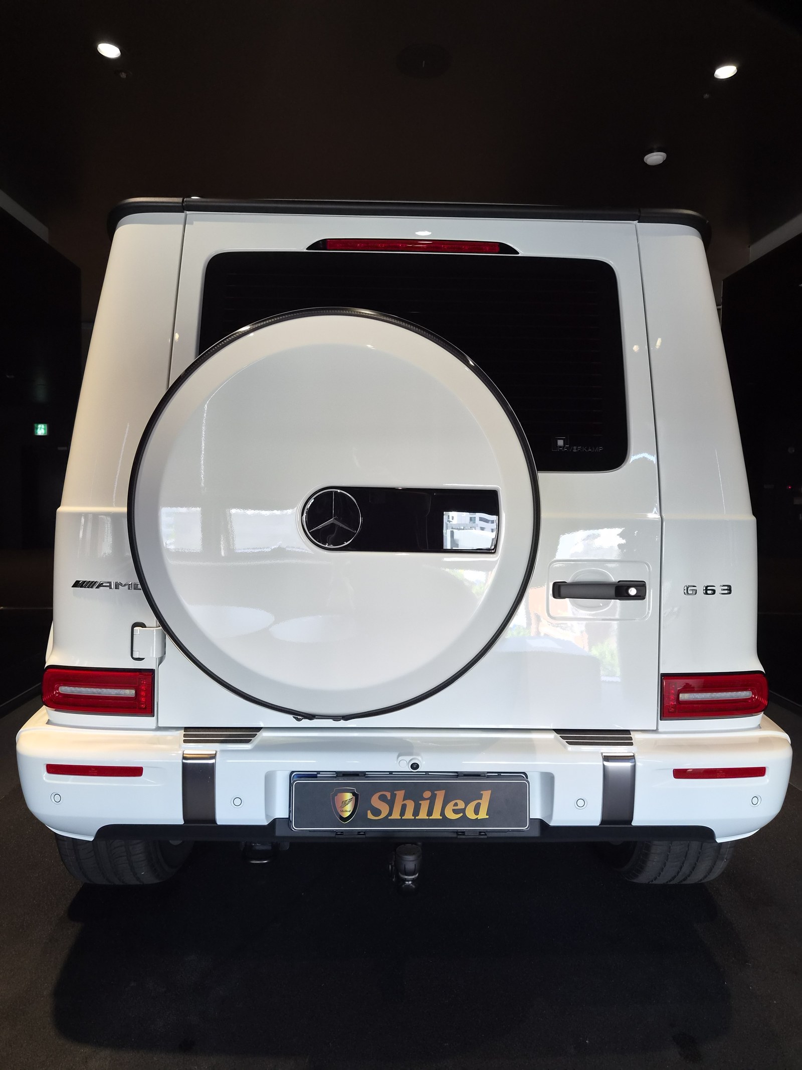 유리막코팅 AMG G63 백색 후면 - G-PRO 유리막코팅