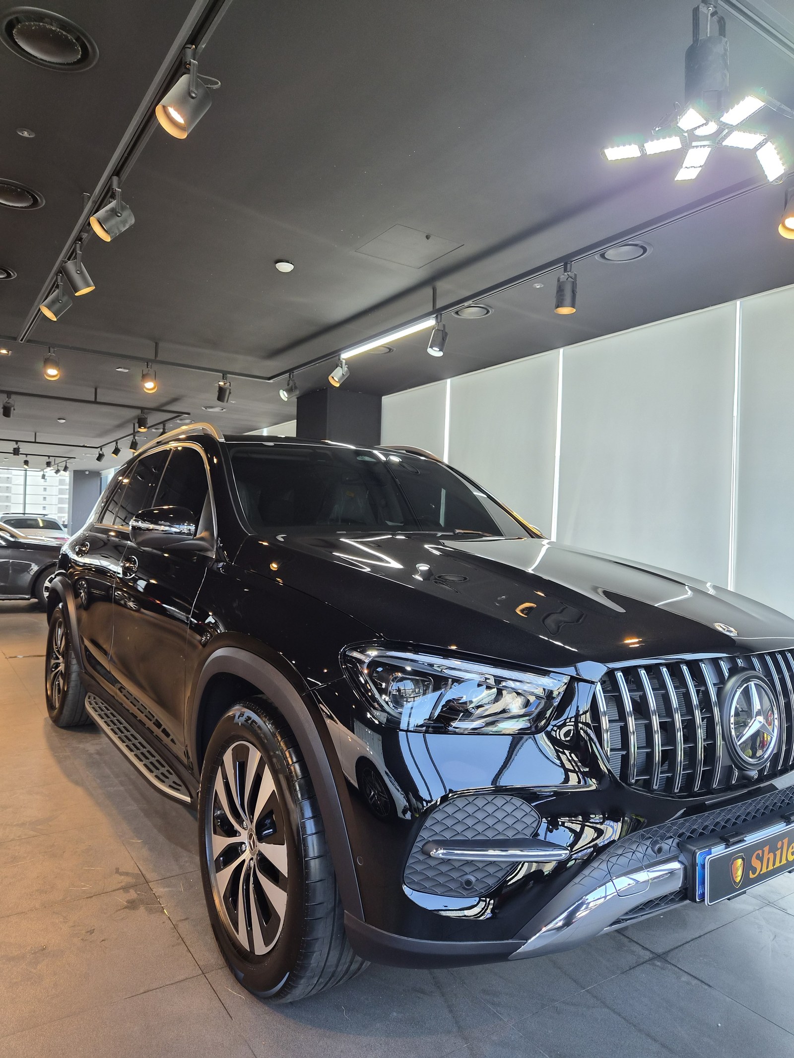유리막코팅 GLE450 검정 전측면 AMG 라인 그릴 - F5 신차코팅