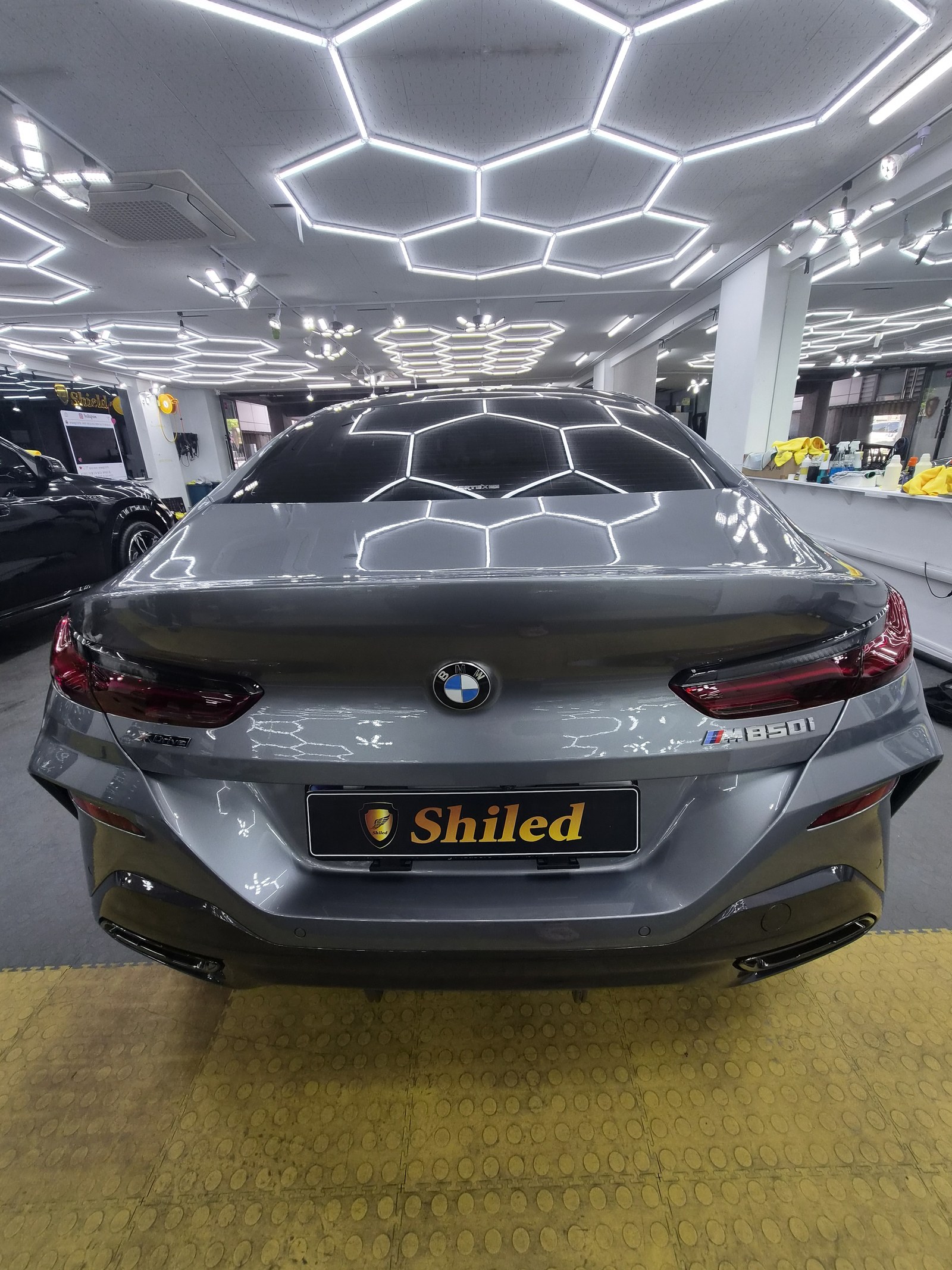 유리막코팅 BMW M850i 그란쿠페 후면 - G-PRO 유리막코팅