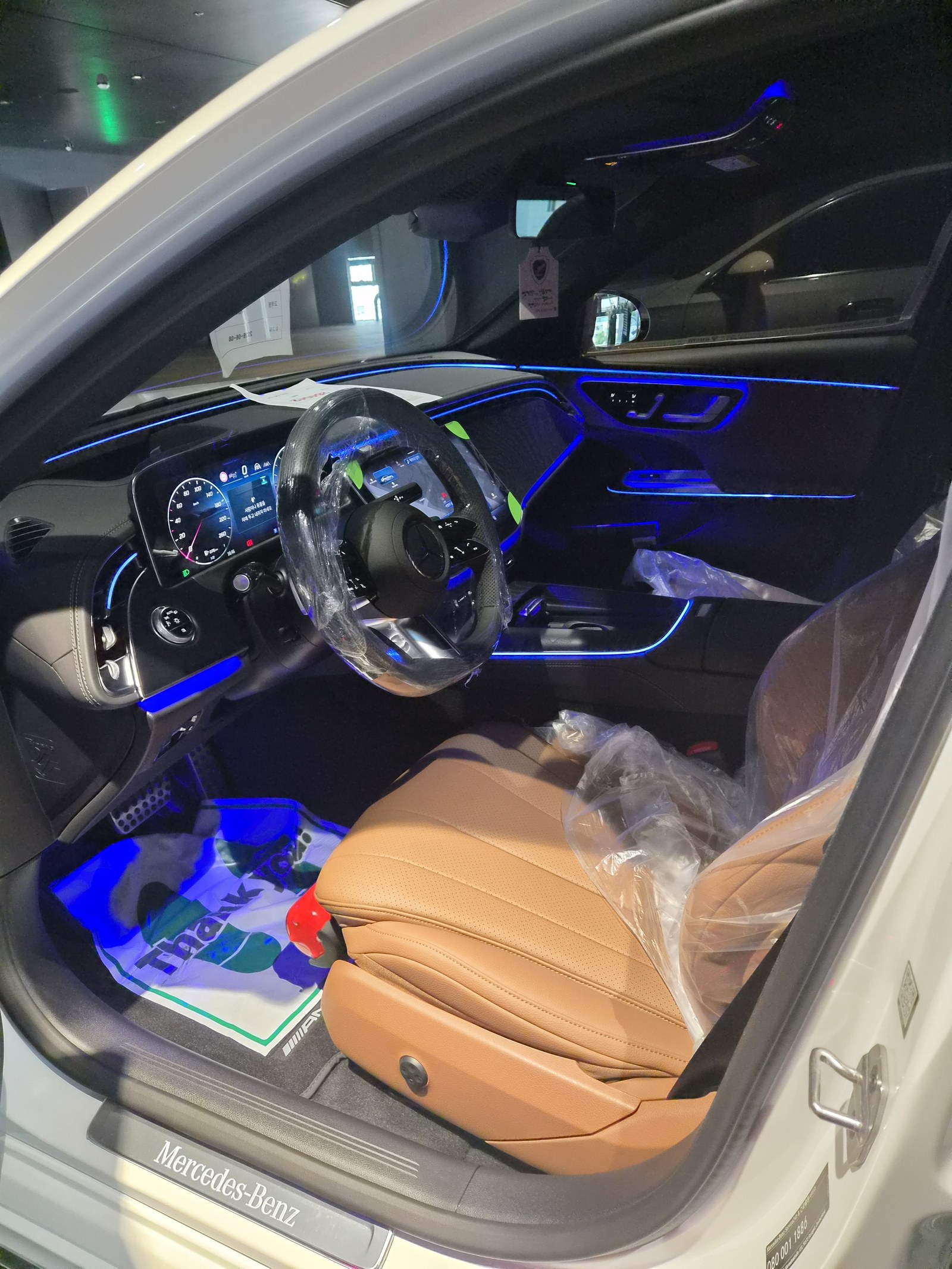 부산 유리막코팅 E300 실내 - 신차 시트 보호 상태