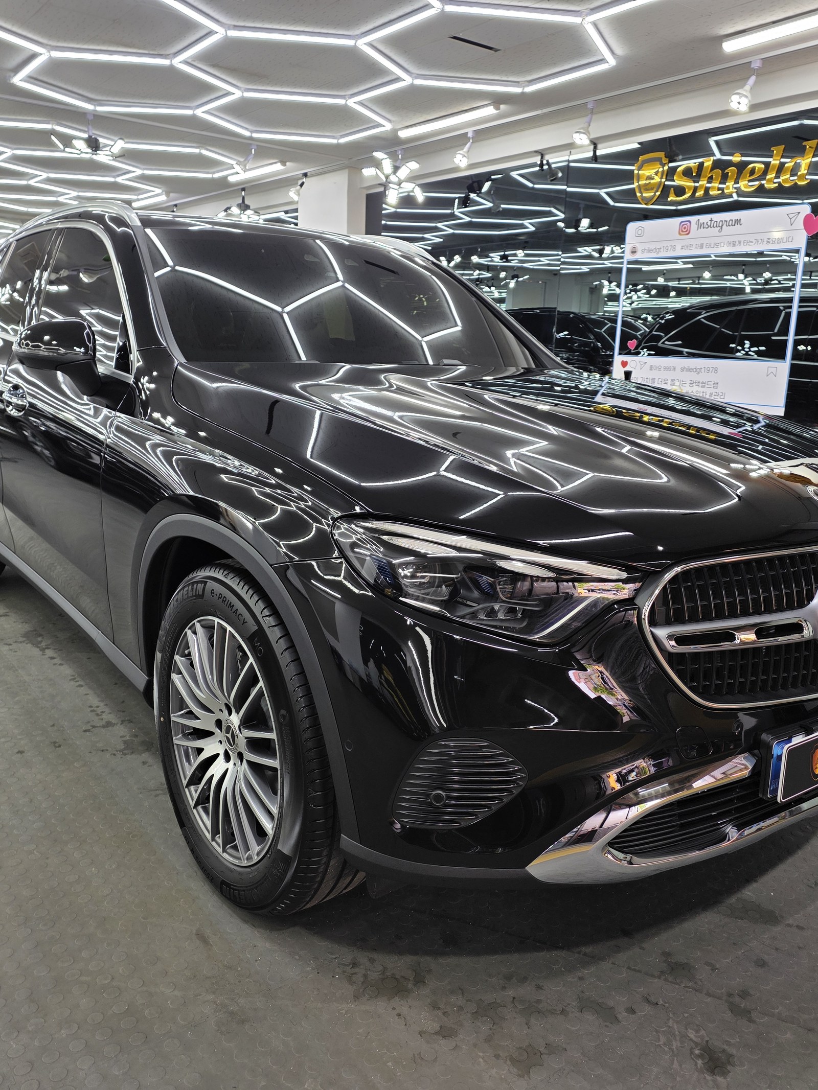 벤츠 GLC300 검정 측면 글로시 - 부산 유리막코팅