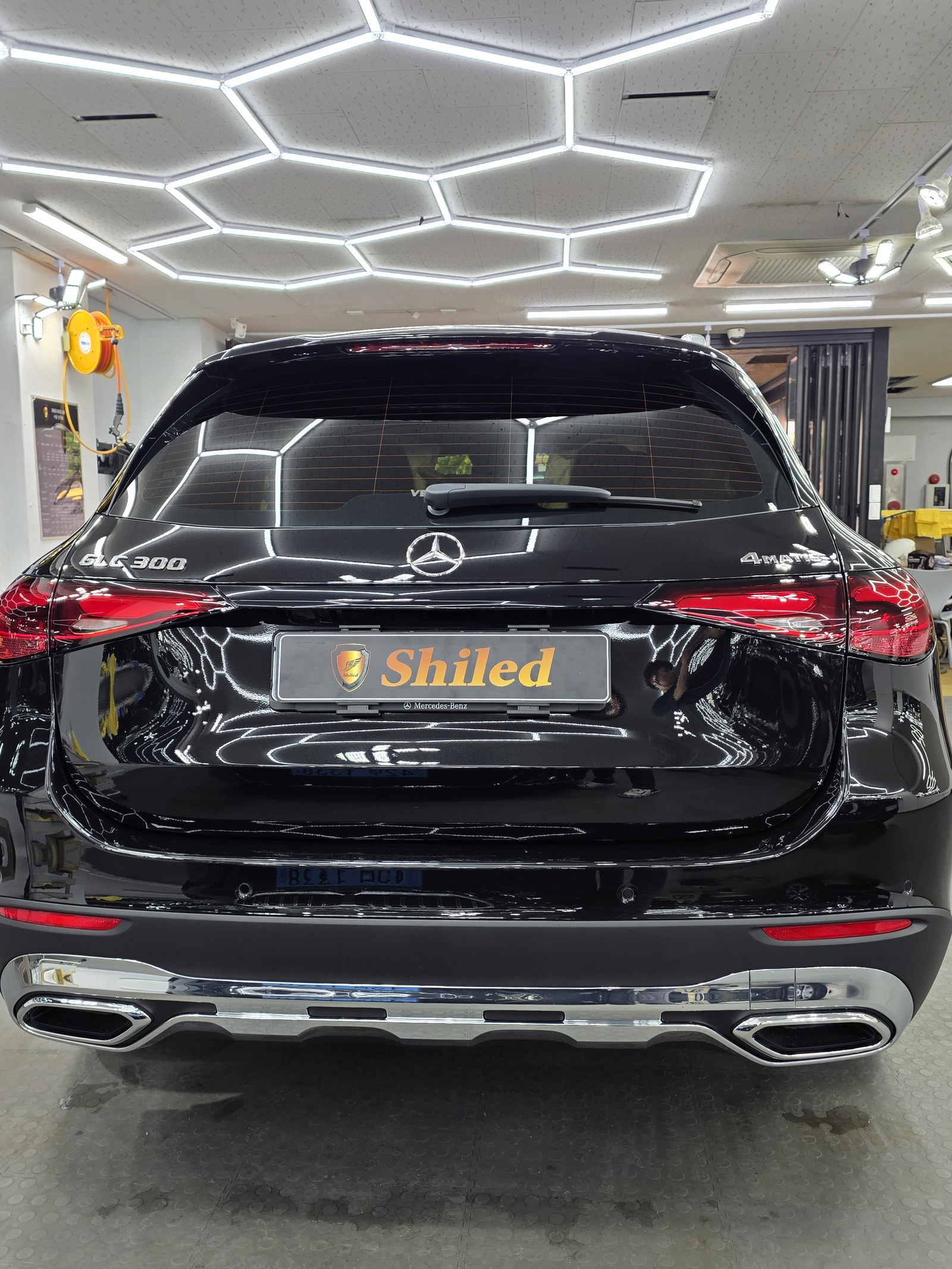 벤츠 GLC300 검정 후면 - 부산 쉴드광택 신차코팅