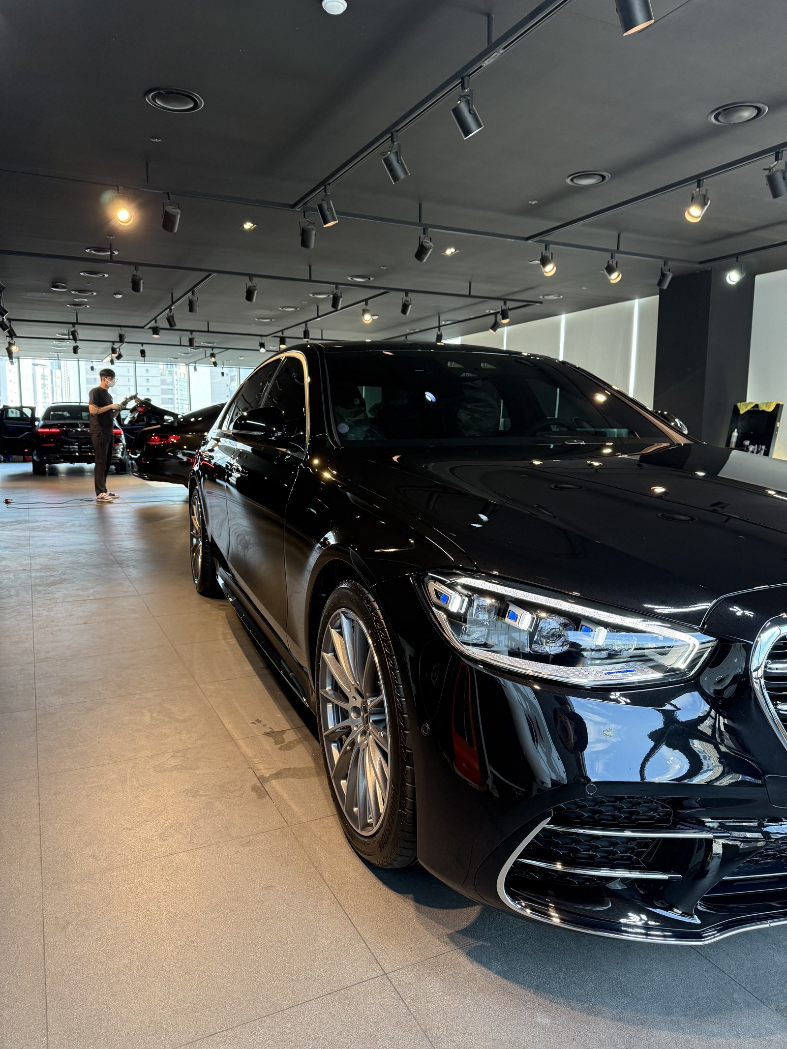 벤츠 S450 검정 전측면 - 부산 유리막코팅