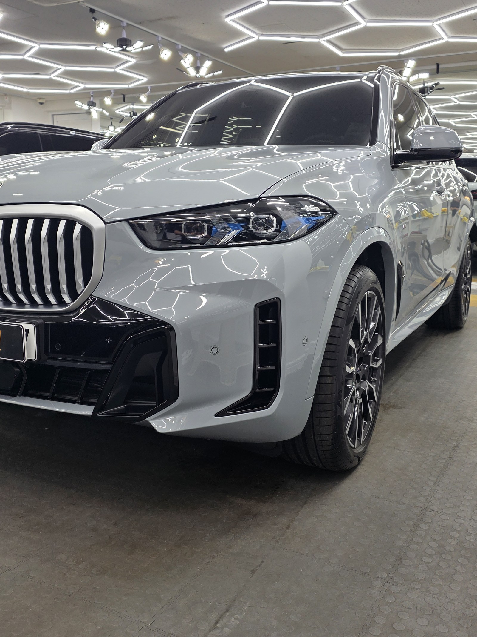 BMW X5 그레이 전측면 그릴 - 부산 쉴드광택