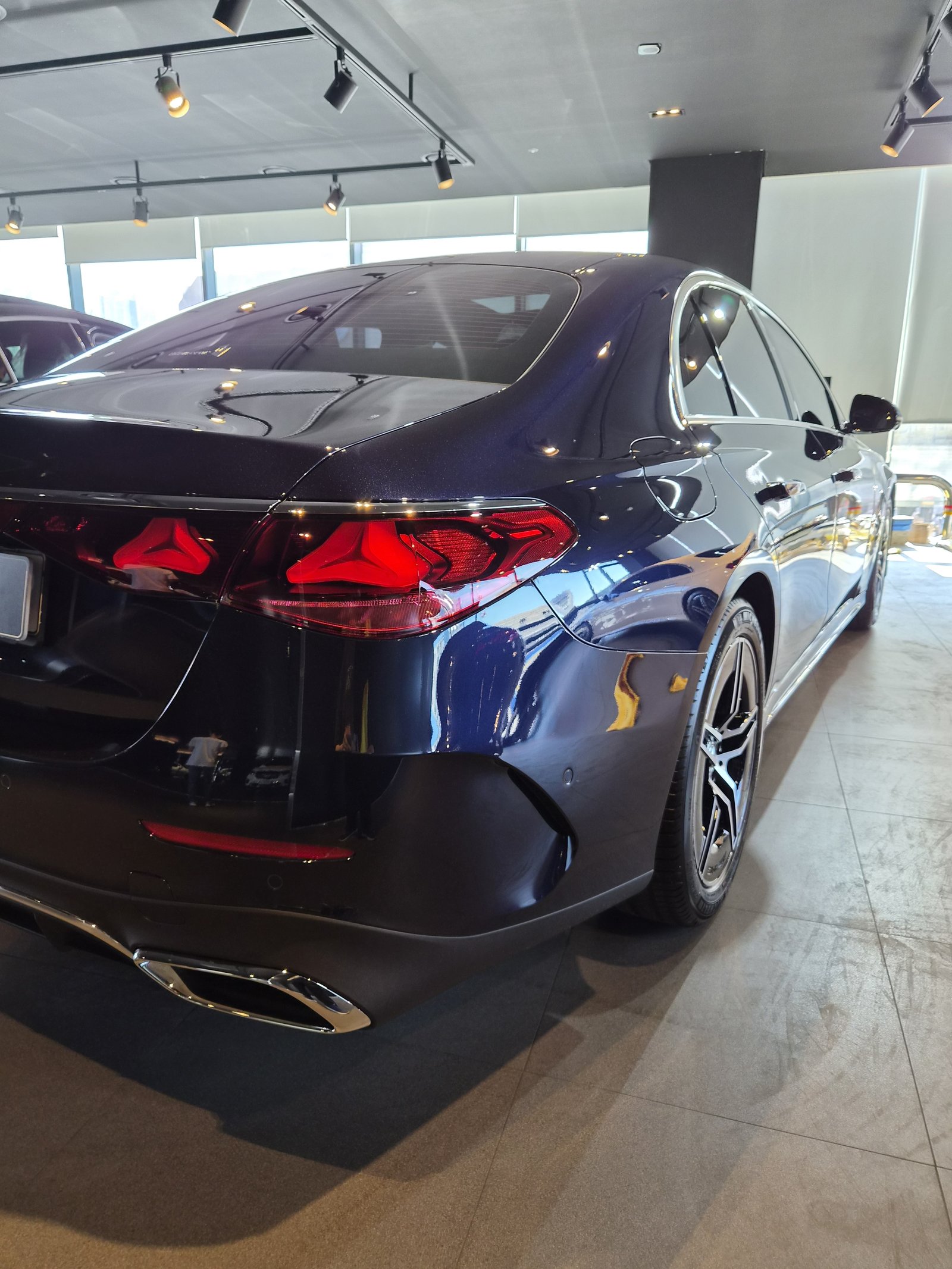 벤츠 E200 딥블루 신차 그릴 - 부산 쉴드광택 신차코팅