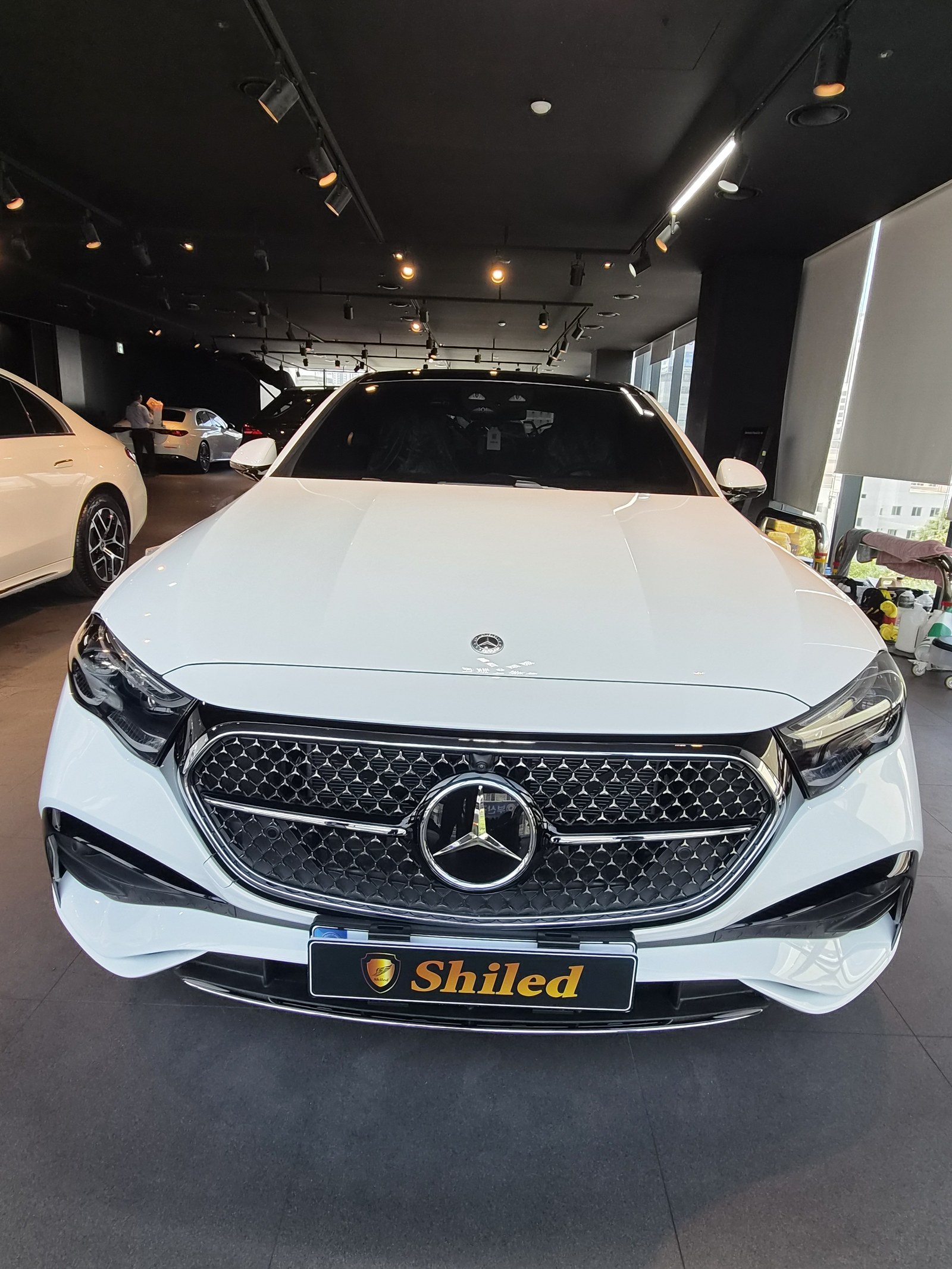 벤츠 E300 백색 신차 F5 유리막코팅 - 부산 유리막코팅 전면