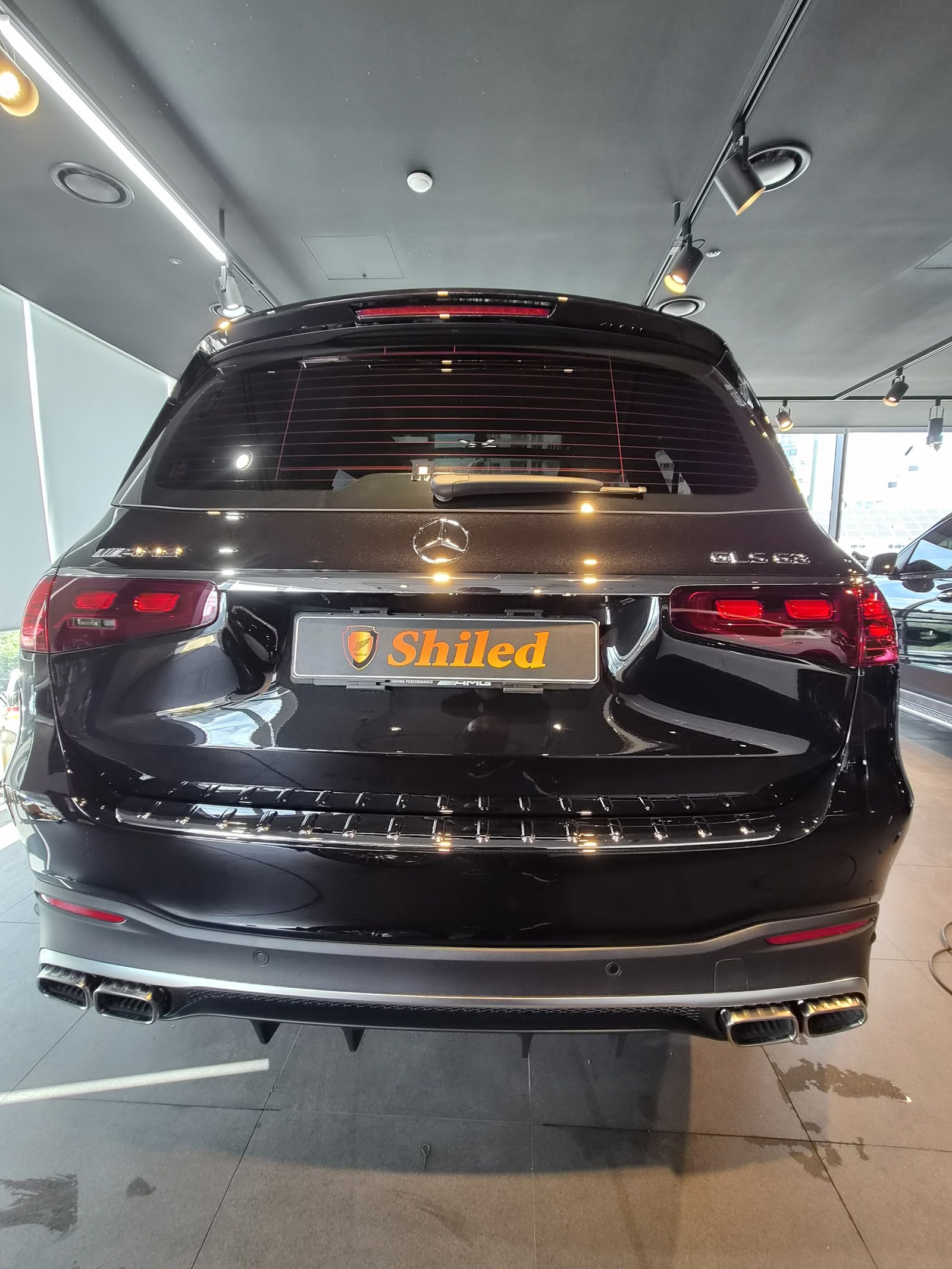벤츠 GLS63 AMG 검정 신차 후면 - 유리막코팅