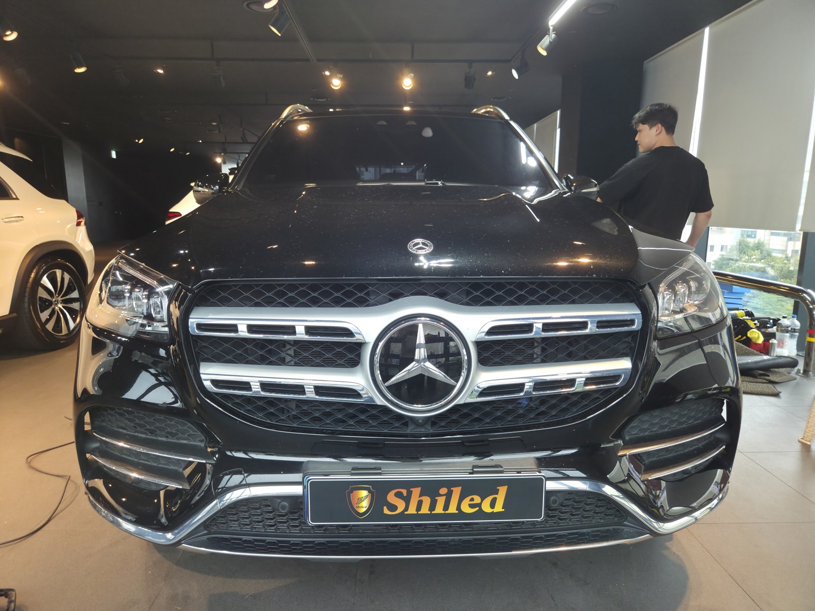벤츠 GLS580 검정 광택·유리막코팅 완성 전면 - 부산 쉴드광택