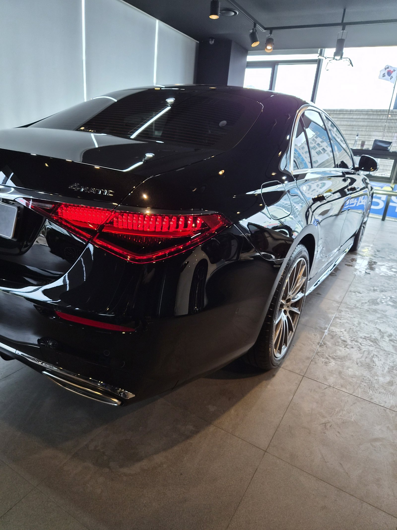 벤츠 S450 검정 신차 후측면 - 부산 쉴드광택 신차코팅