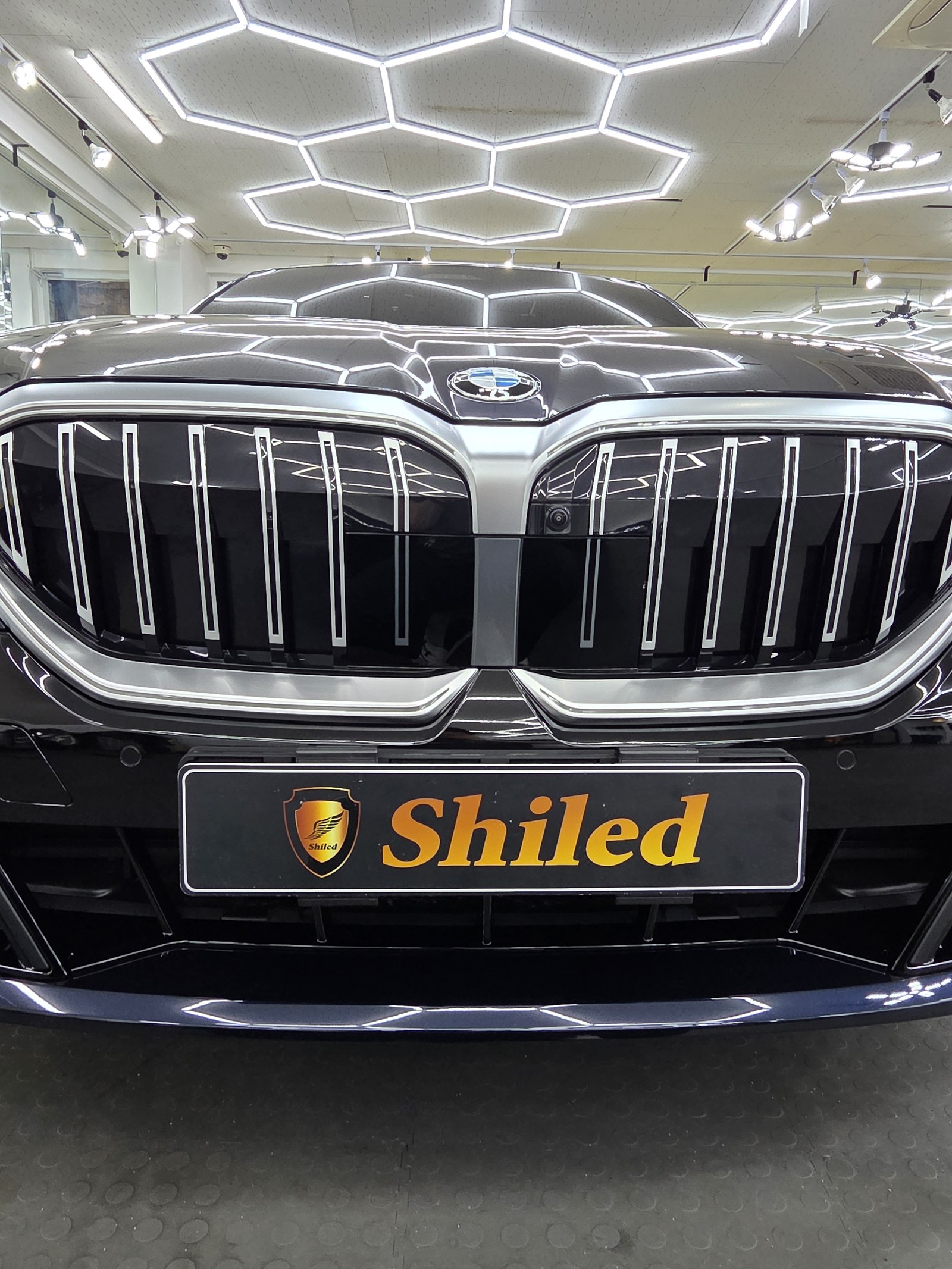 BMW 520i 그레이 신차 F5 유리막코팅 - 부산 쉴드광택 전면 그릴