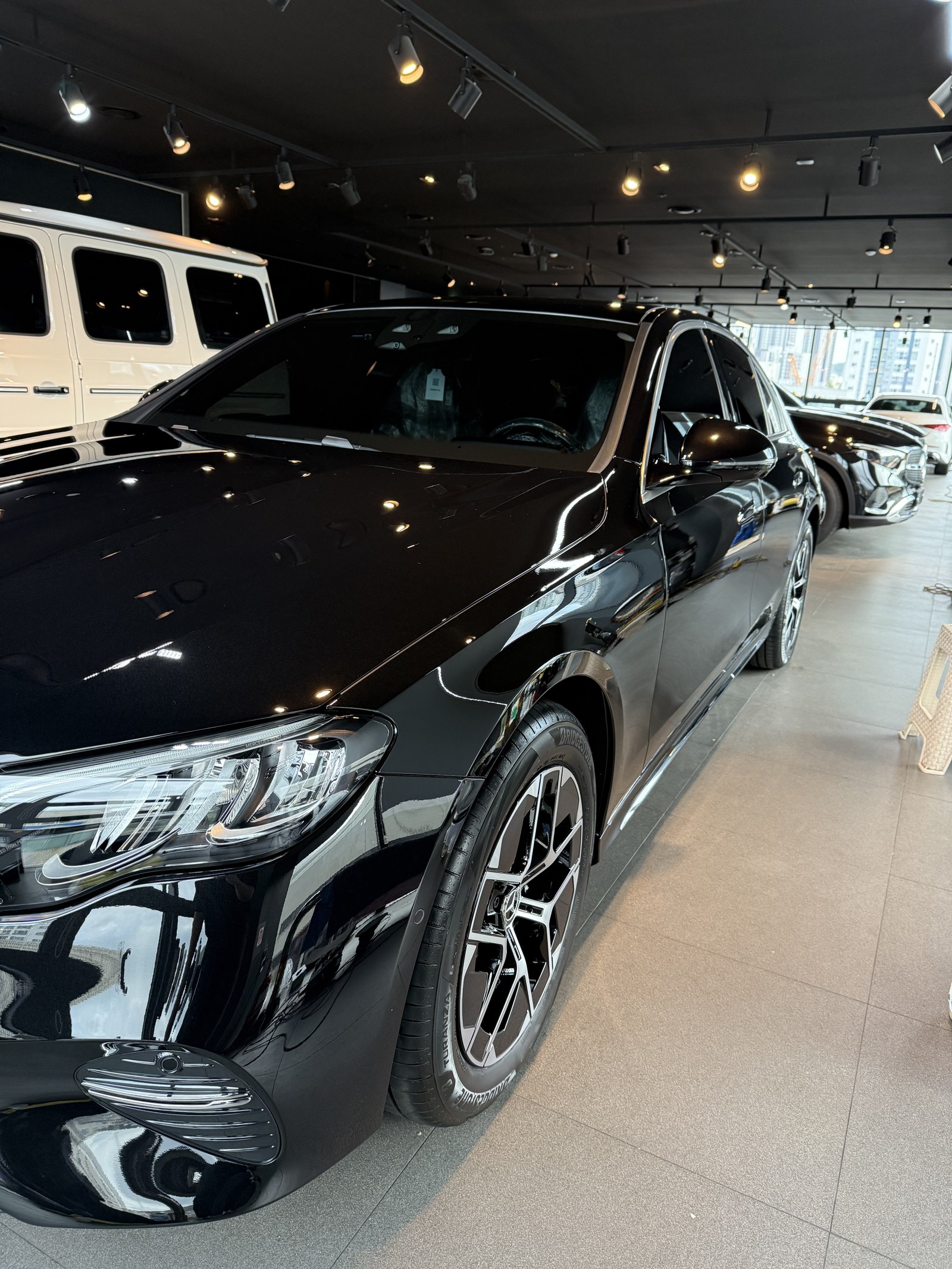 벤츠 E200 검정 전측면 하이라이트 - 부산 쉴드광택 신차코팅
