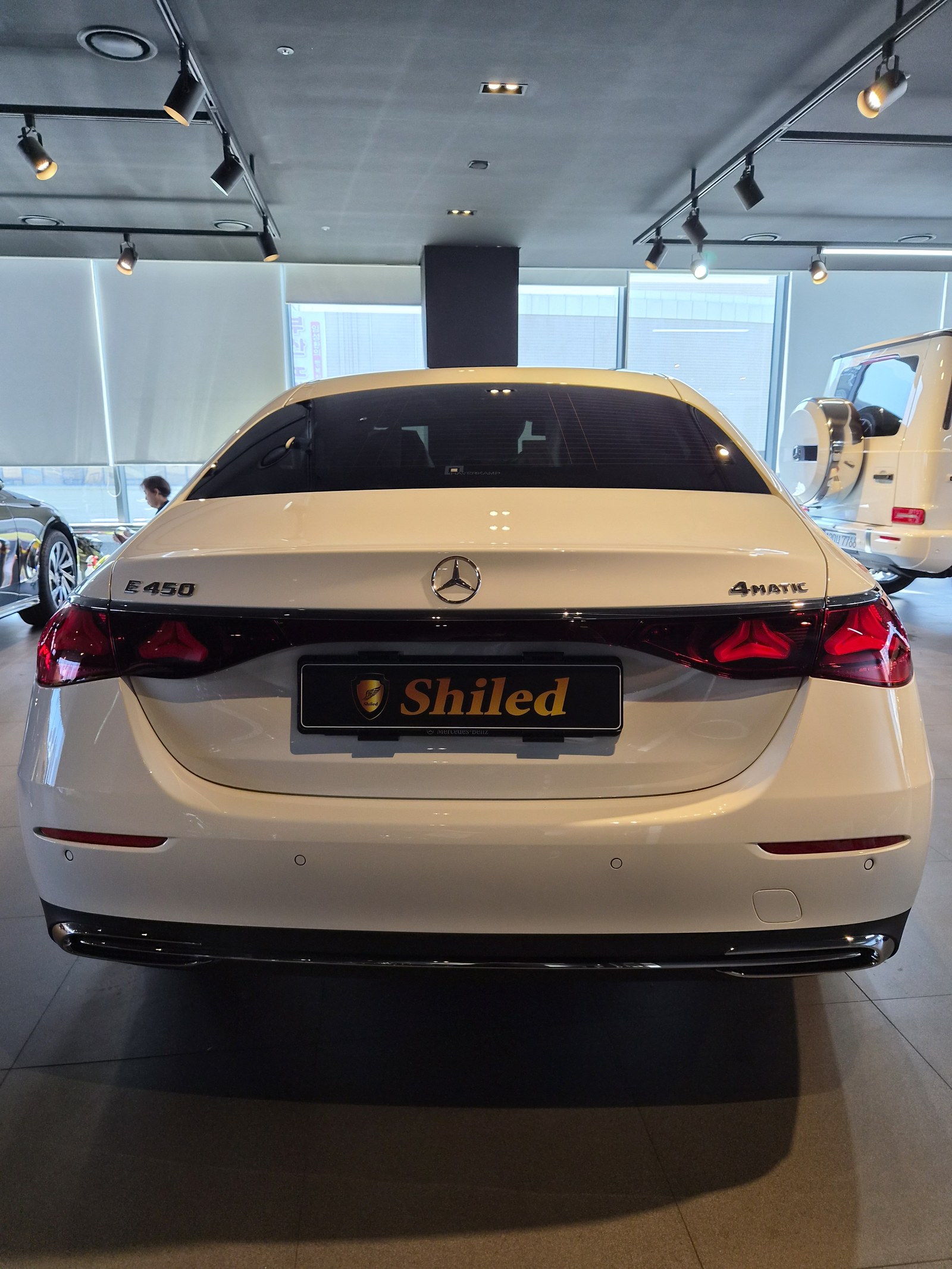 벤츠 E450 4MATIC 화이트 후면 - 부산 쉴드광택 신차코팅