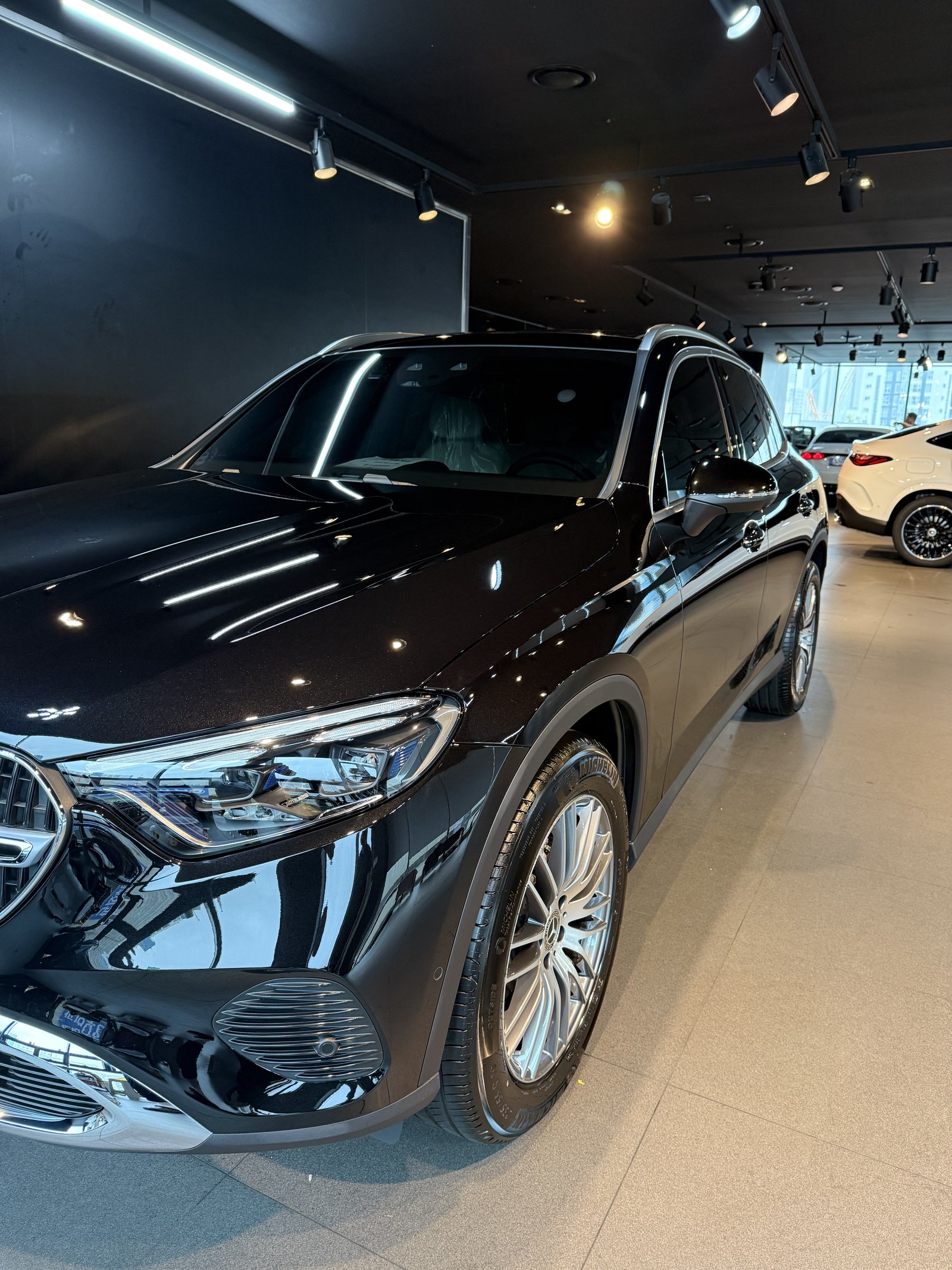 벤츠 GLC220 검정 전측면 글로시 - 부산 유리막코팅