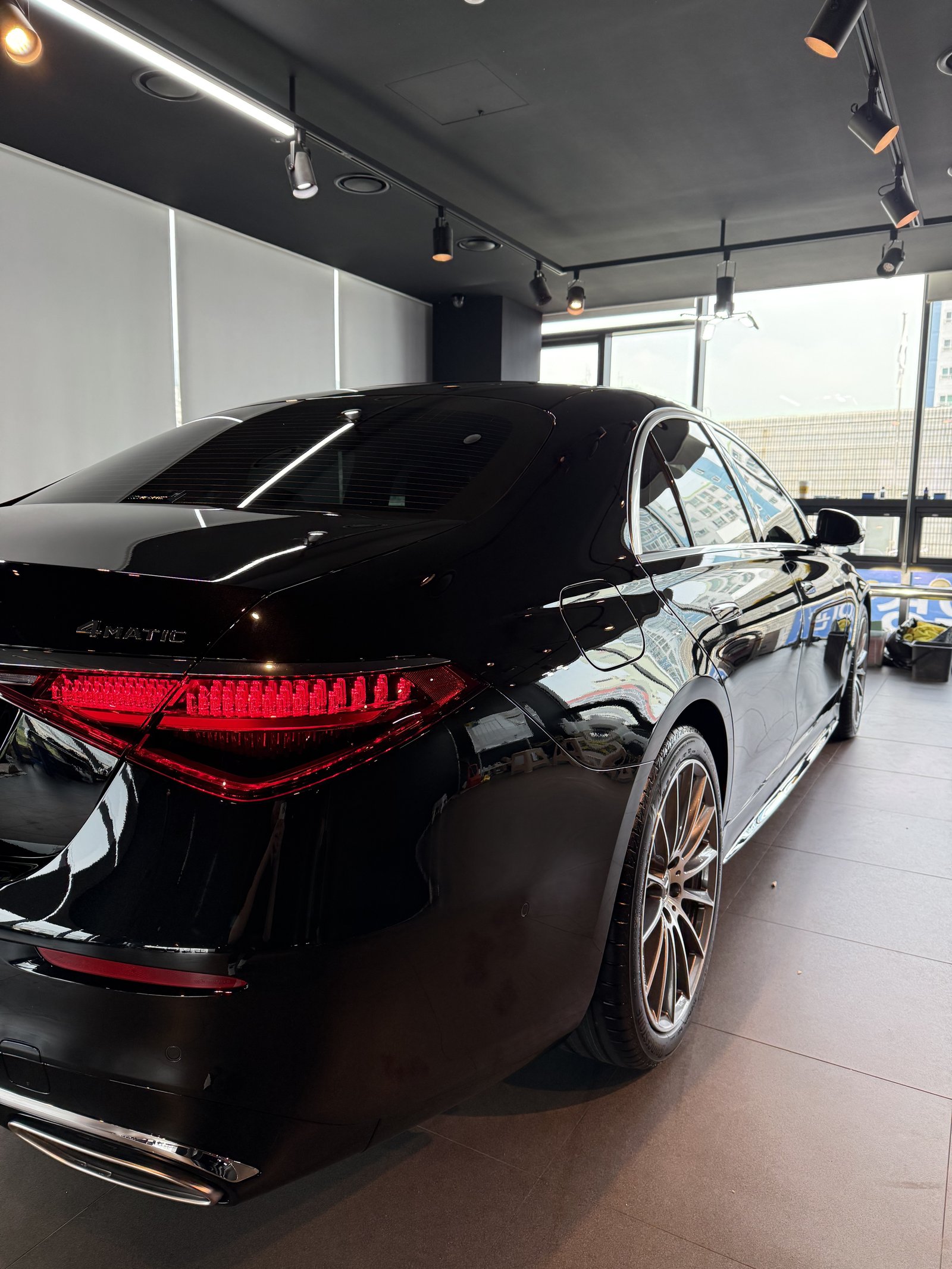 벤츠 S450 검정 신차 전측면 - 부산 쉴드광택 신차코팅