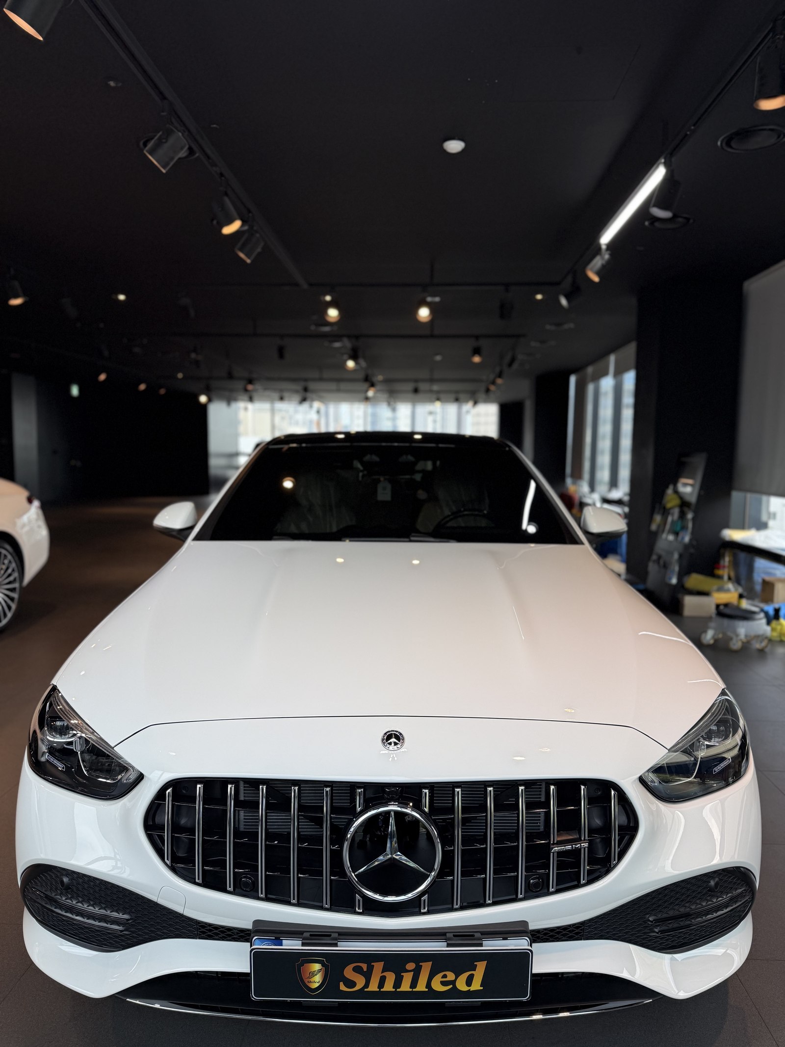 벤츠 C200 백색 신차 F5 유리막코팅 - 부산 쉴드광택 전면