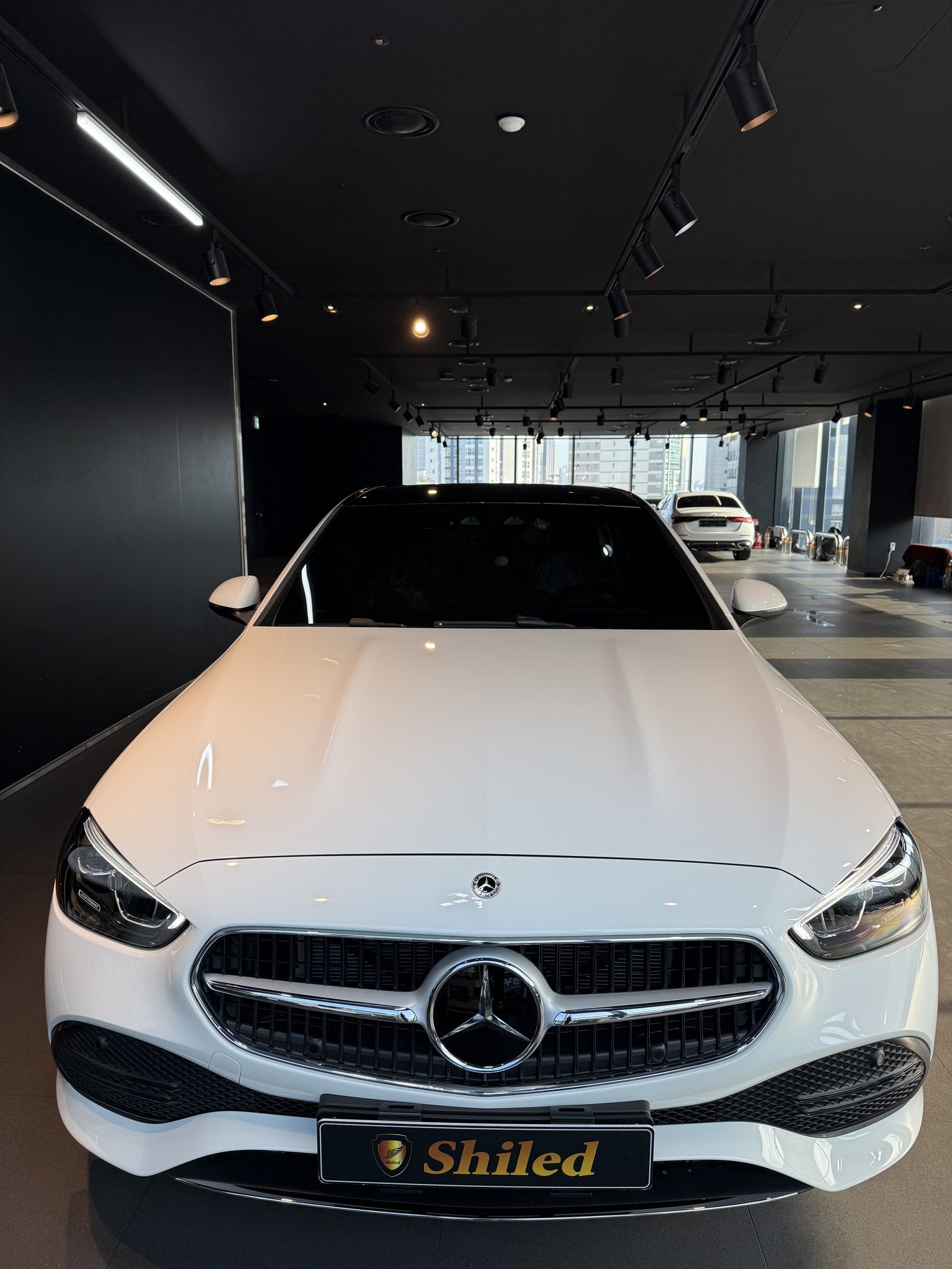 벤츠 C200 백색 신차 F5 유리막코팅 - 부산 쉴드광택 전면