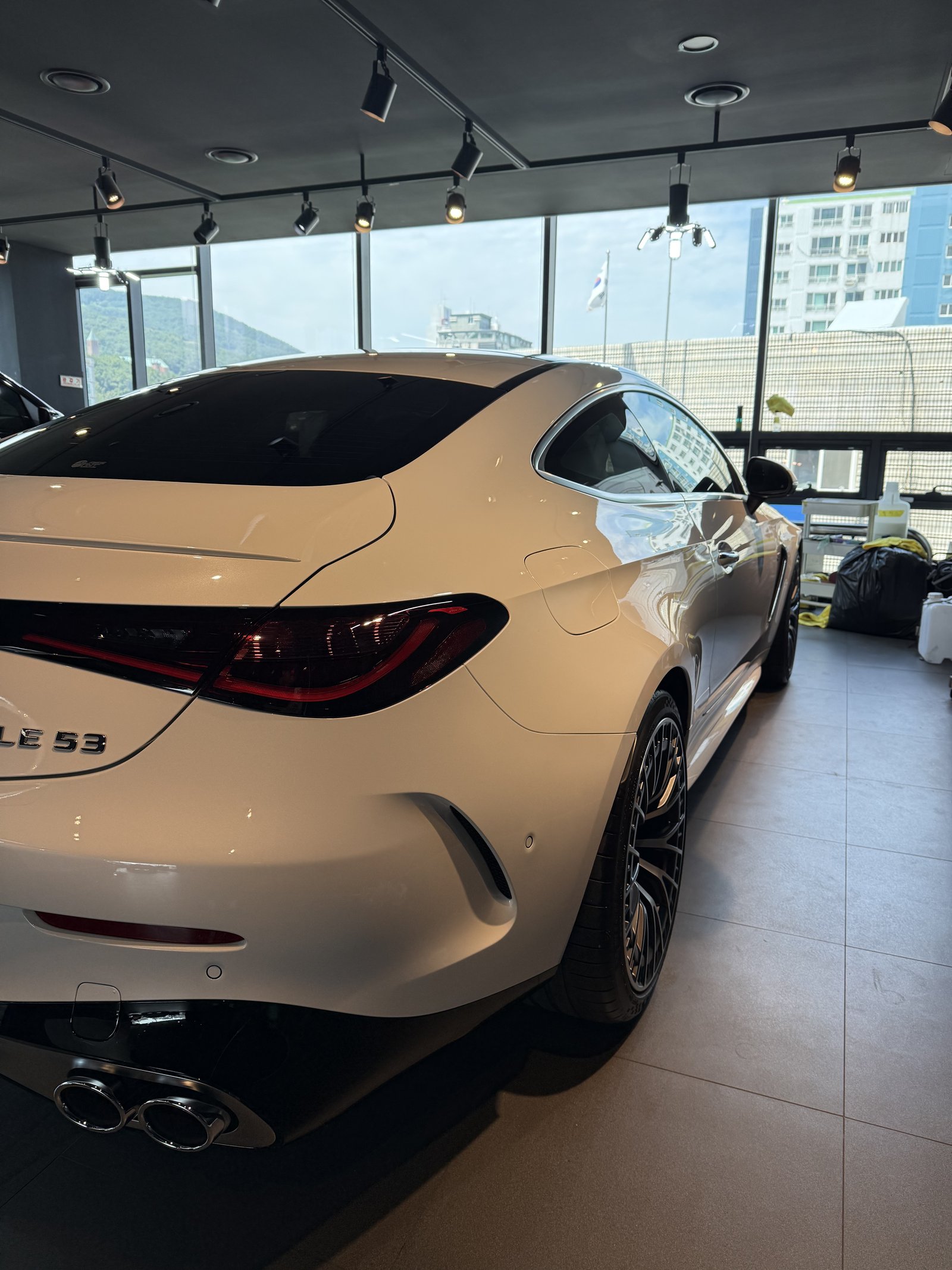 벤츠 CLE53 AMG 쿼드 머플러 - 부산 유리막코팅