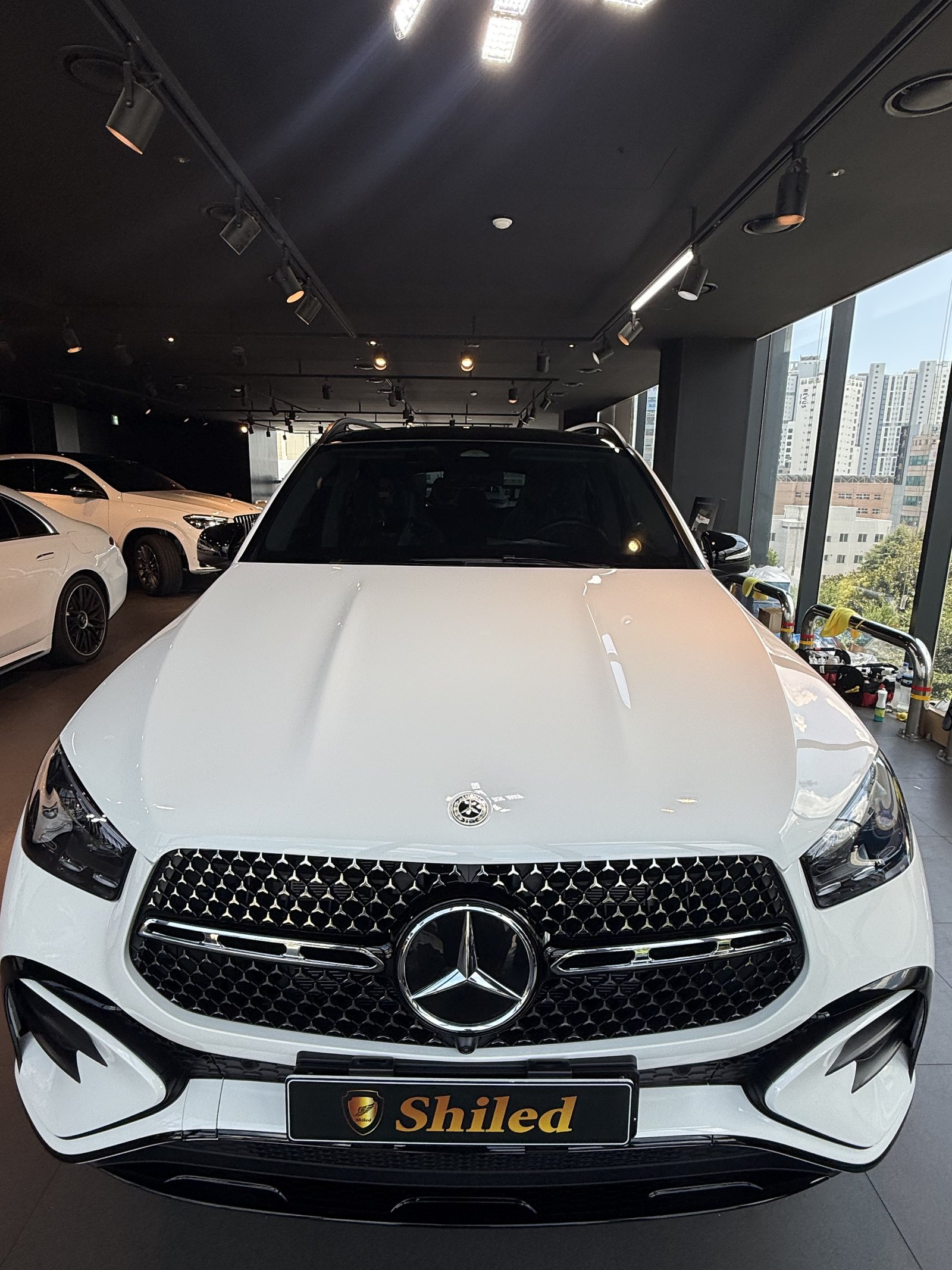 벤츠 GLE450 백색 신차 F5 유리막코팅 - 부산 쉴드광택 전면